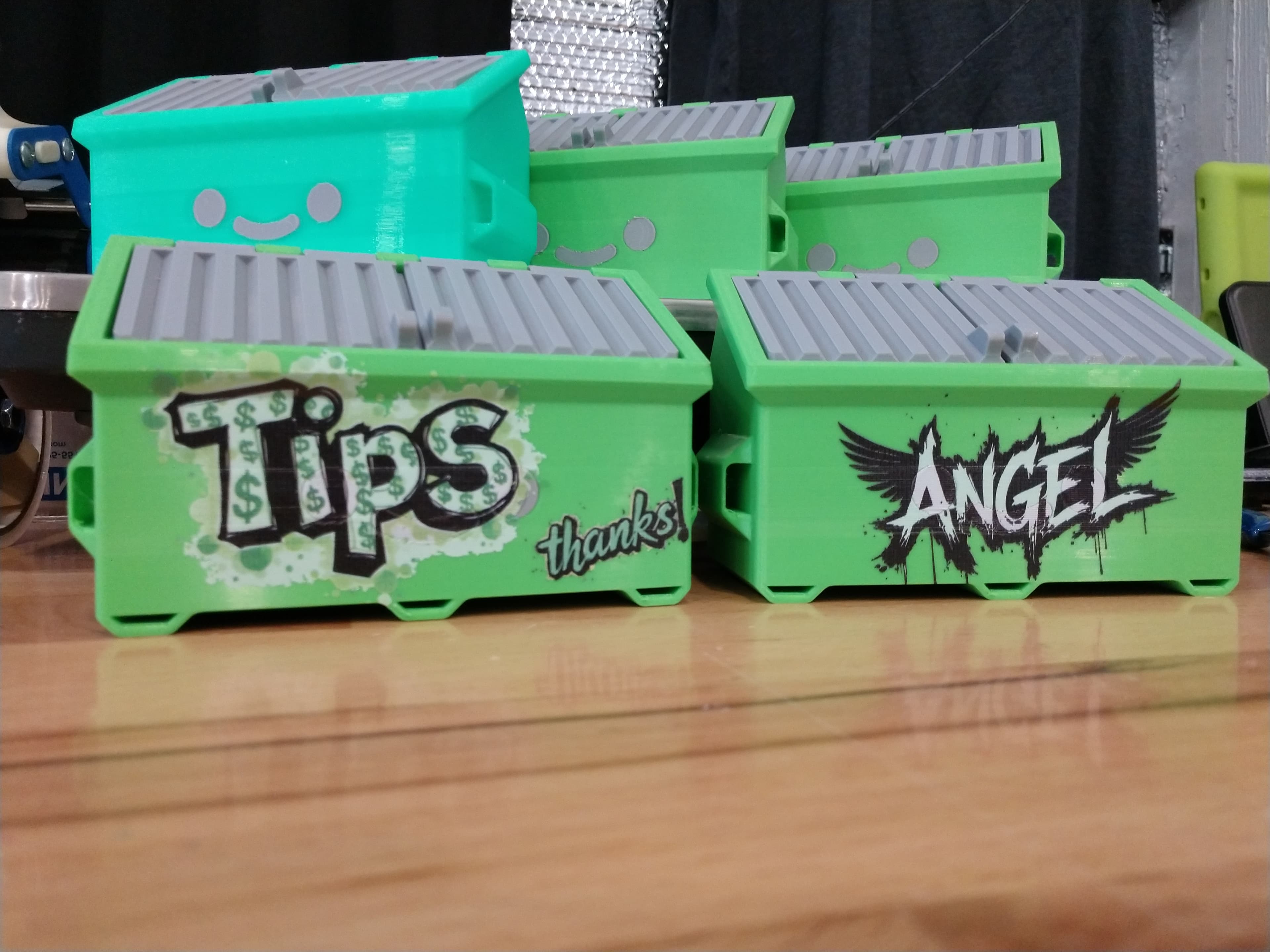 IIIDmax Apple green PLA+, Polymaker Polylite Grey, custom graffiti graphics via UV print