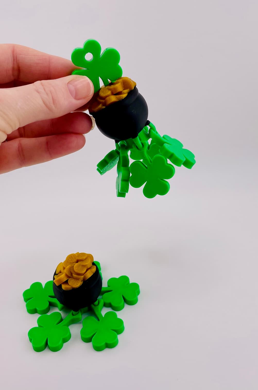 Pot O'Gold Flexi Spinner Fidget & Key Chain 3d model