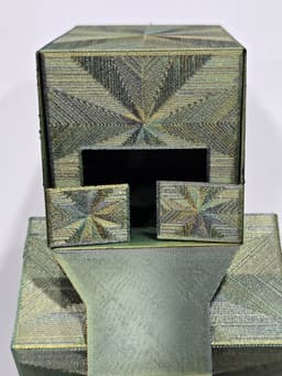 Auto locking party favor / trinket box 3d model