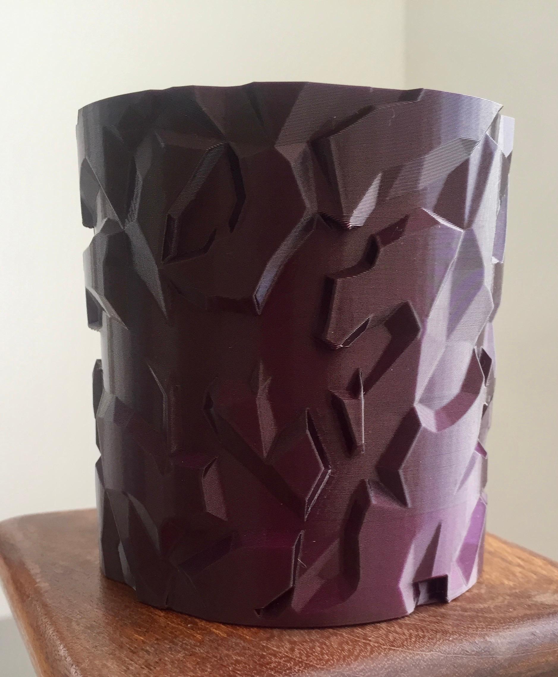 Rock Pot - This came out lovely with Prusament Mystic Brown PLA. There’s a narrow slit in the STL’s base and I filled that in with a generic cylinder in Prusa Slicer.
It’s a great model, thank you for sharing it! - 3d model