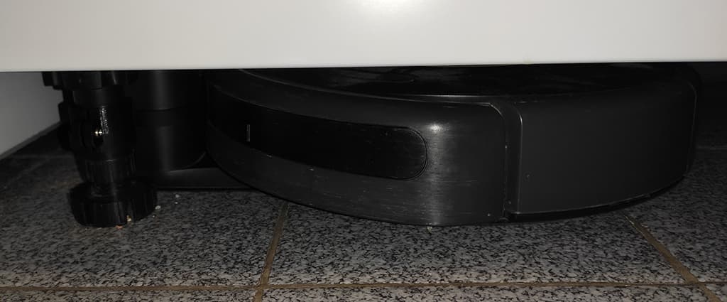 Roomba charging base holder 3d model