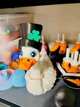 Saint Patrick's Day Goose Gear Outfit for Porch Goose 3d model