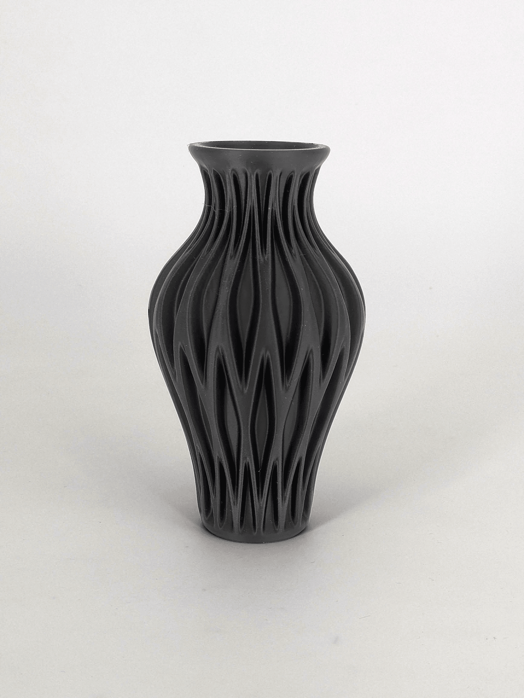 Harlequin Vase - Diamond Vase 3d model