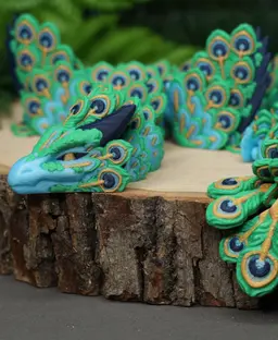 This model is insanely intricate and beautiful, love it! 🐉🦚 3d model