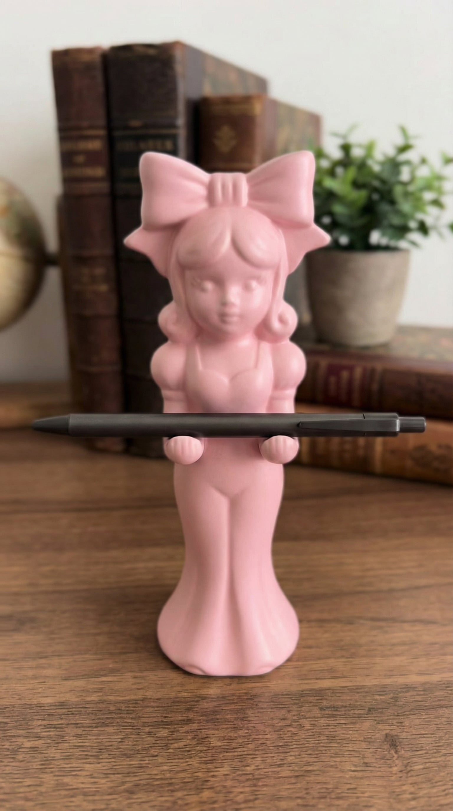 Cute Girl with Bow Pen Holder - Aesthetic Desk Organizer & Stationery Stand 3d model