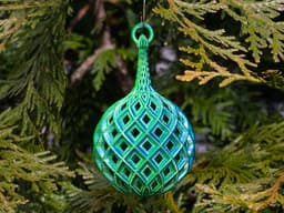 Spiral and Fine Lattice Balls with Stems 3d model