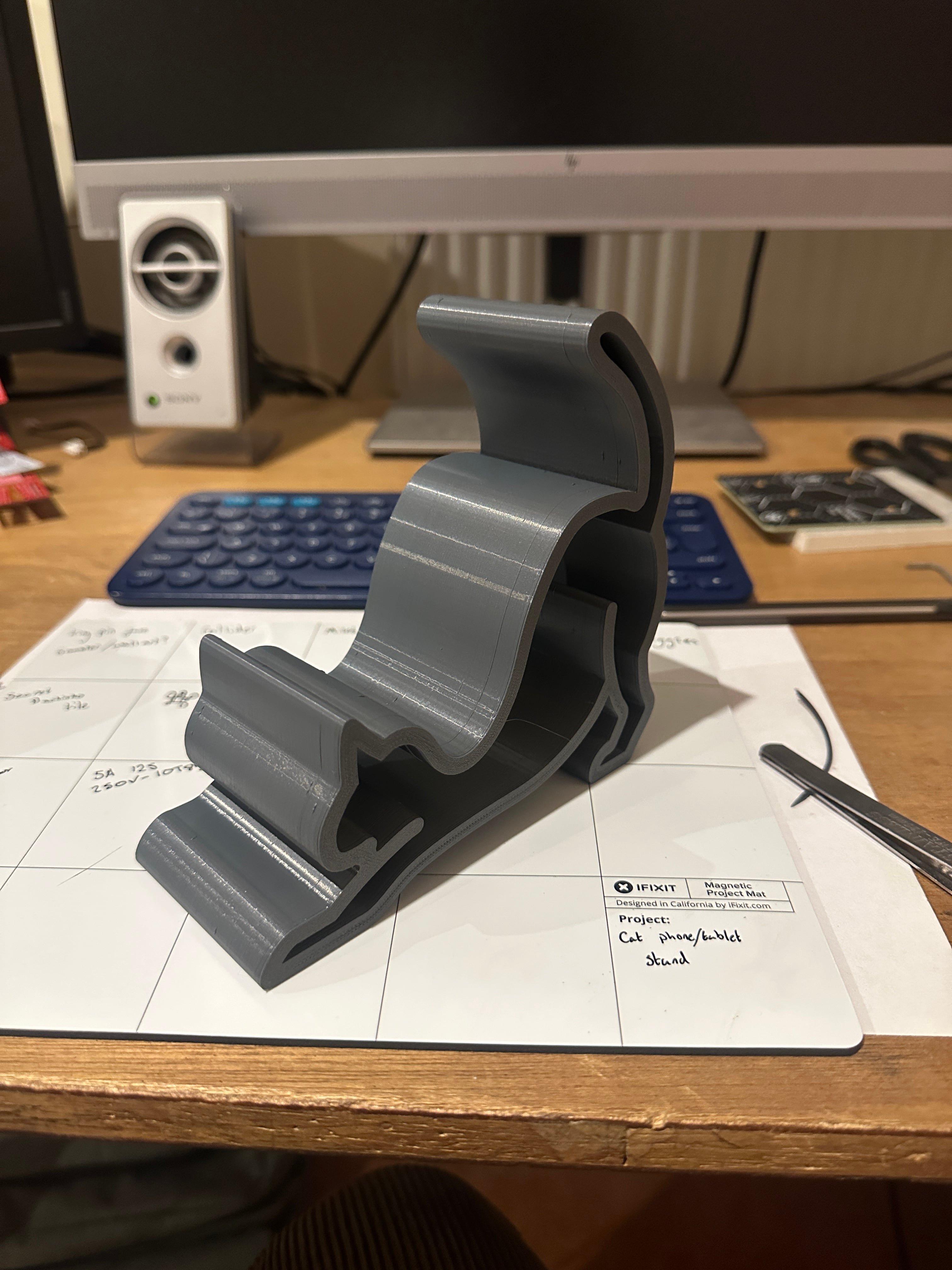 Cat phone/Tablet stand - BackToSchool 3d model
