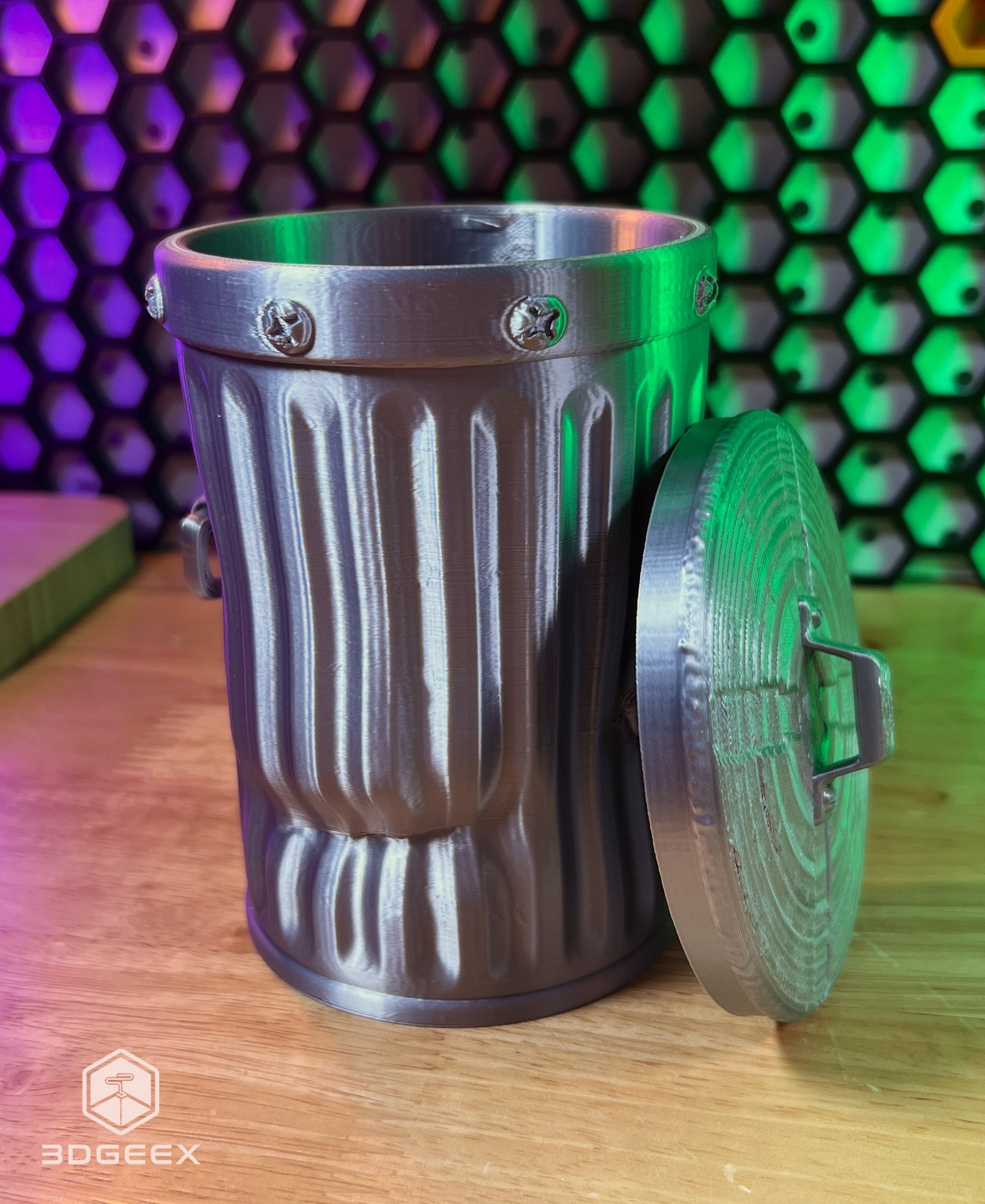 Battered Desktop Trash Can 3d model