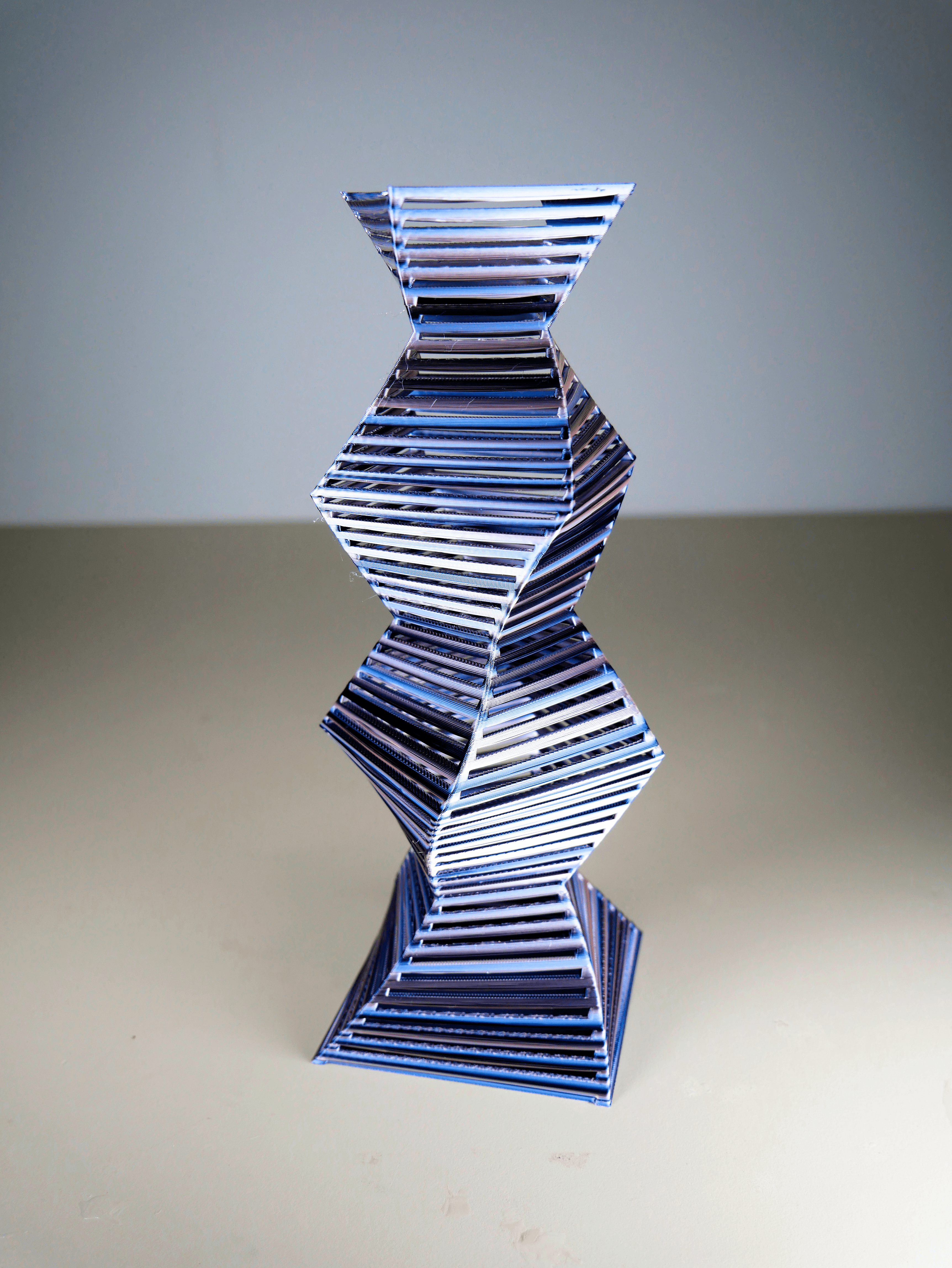 Twisted Bridges Vase.stl 3d model