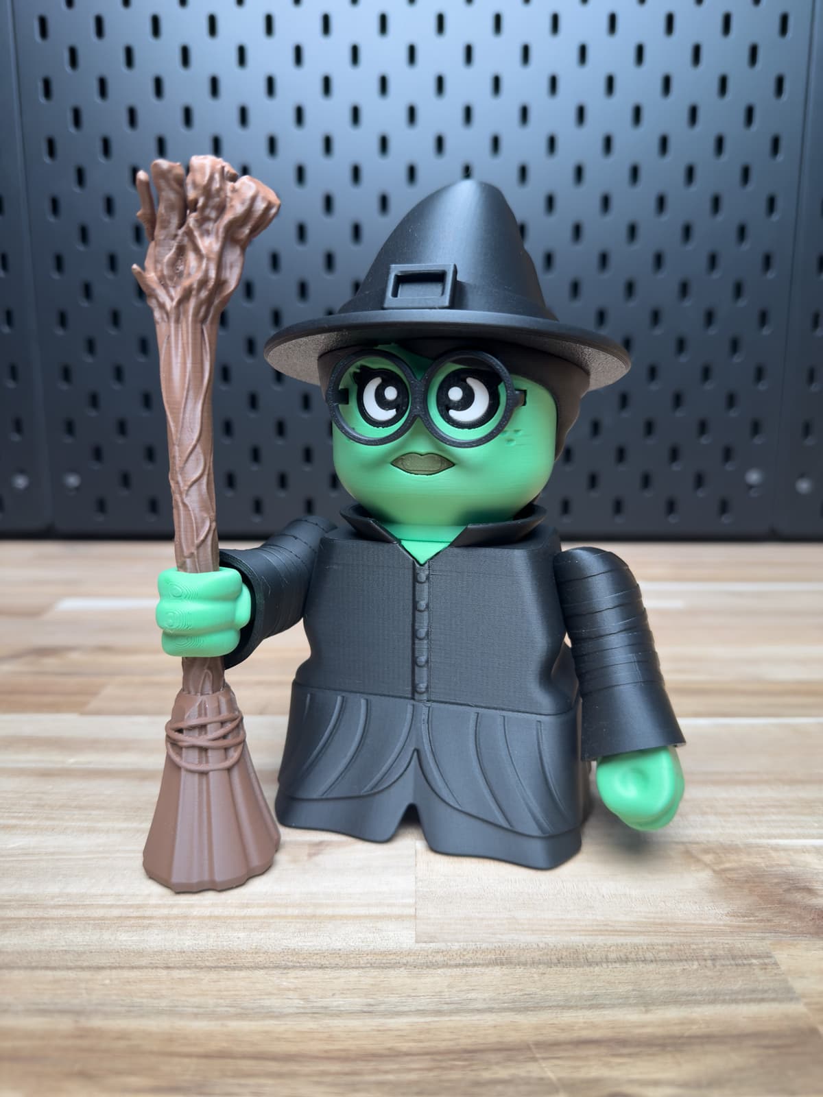 Wiket Kit Select membership plan including Chunky Elphaba - Wicked Kit | No ...