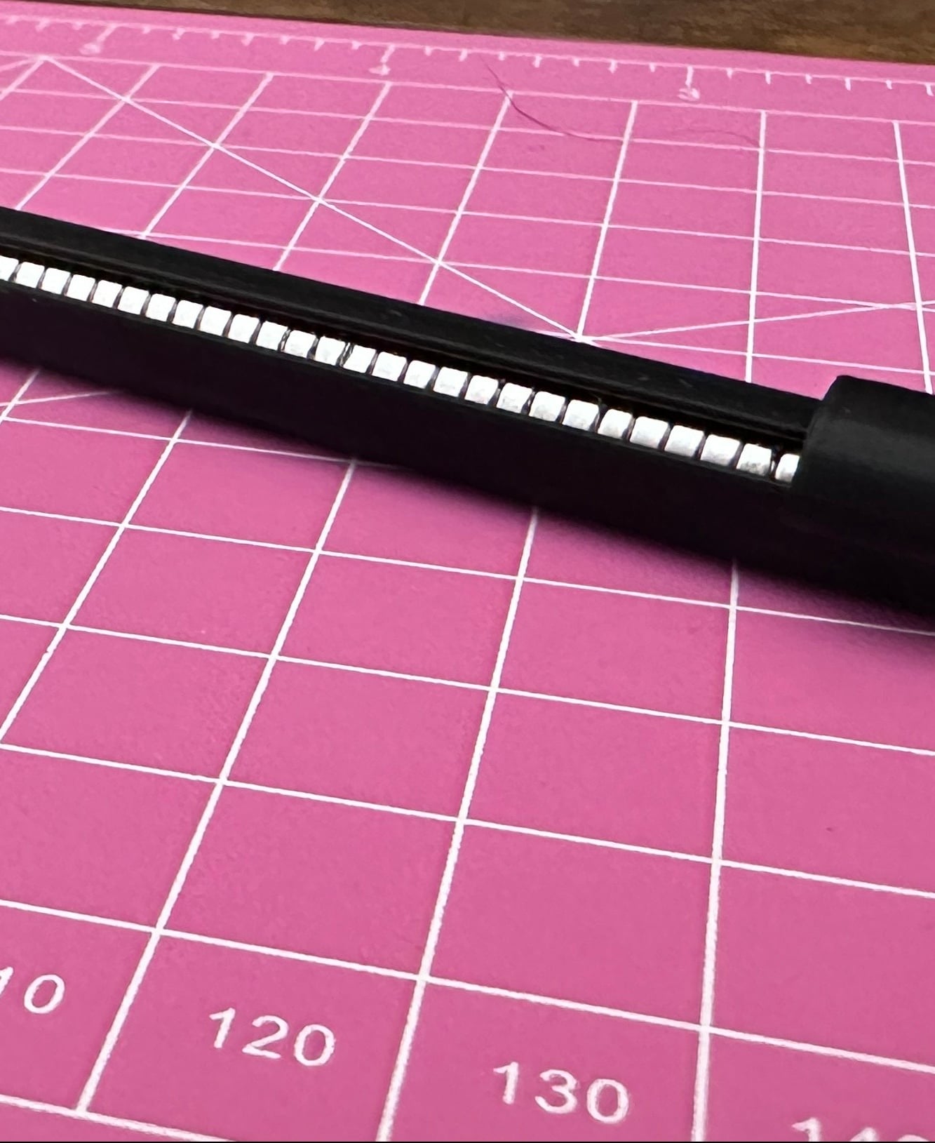 6X2mm Magnet Dispenser 3d model