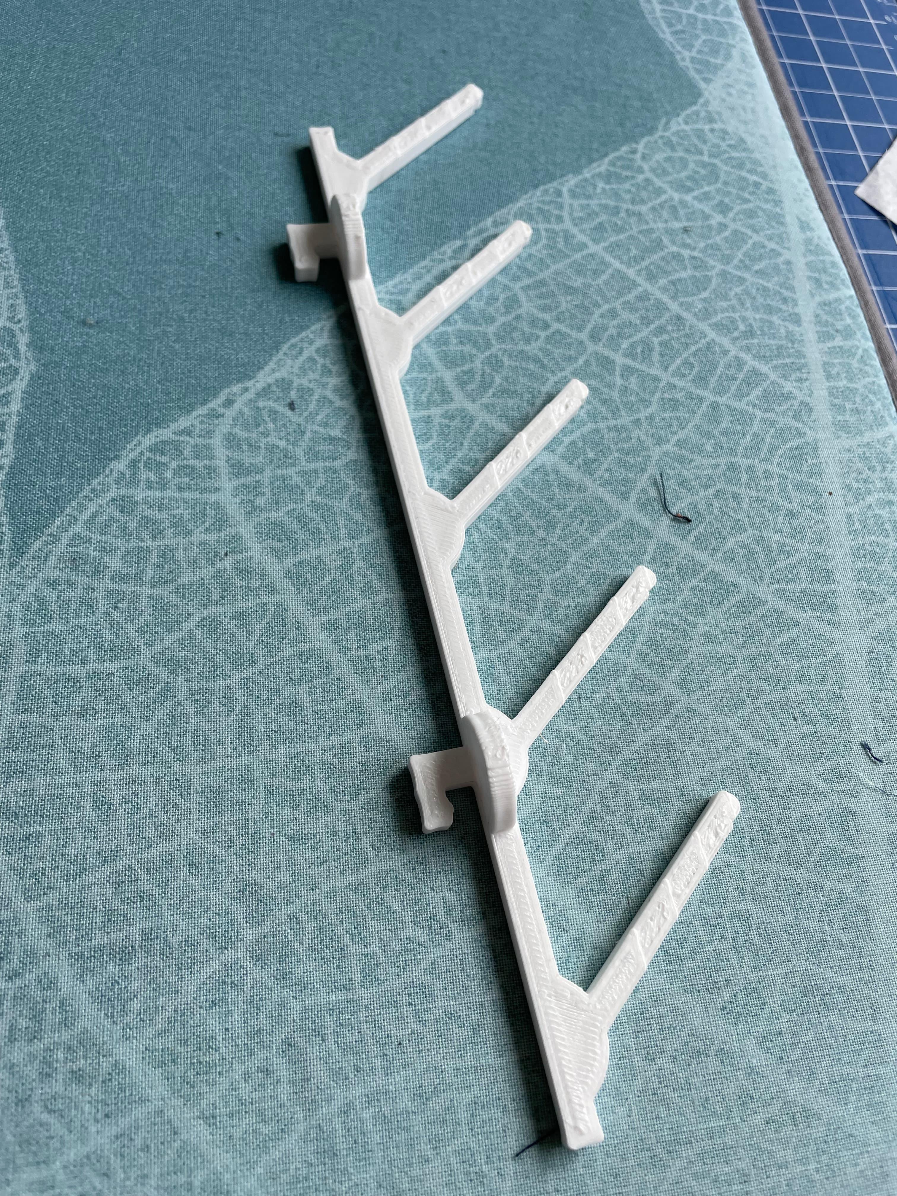 Skadis 5x1 floss or spoolholder 3d model