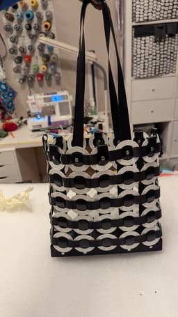 Interwoven Rings and Strap Tote Bag 3d model