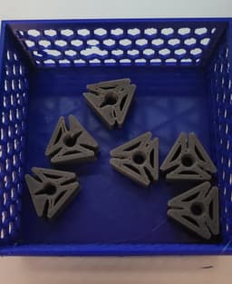 Printed with Overture Blue PETG on a Sovol SV06.
Not sure what happened on one side, there are two hex areas that didn't print correctly.
The other three side printed as expected. 3d model