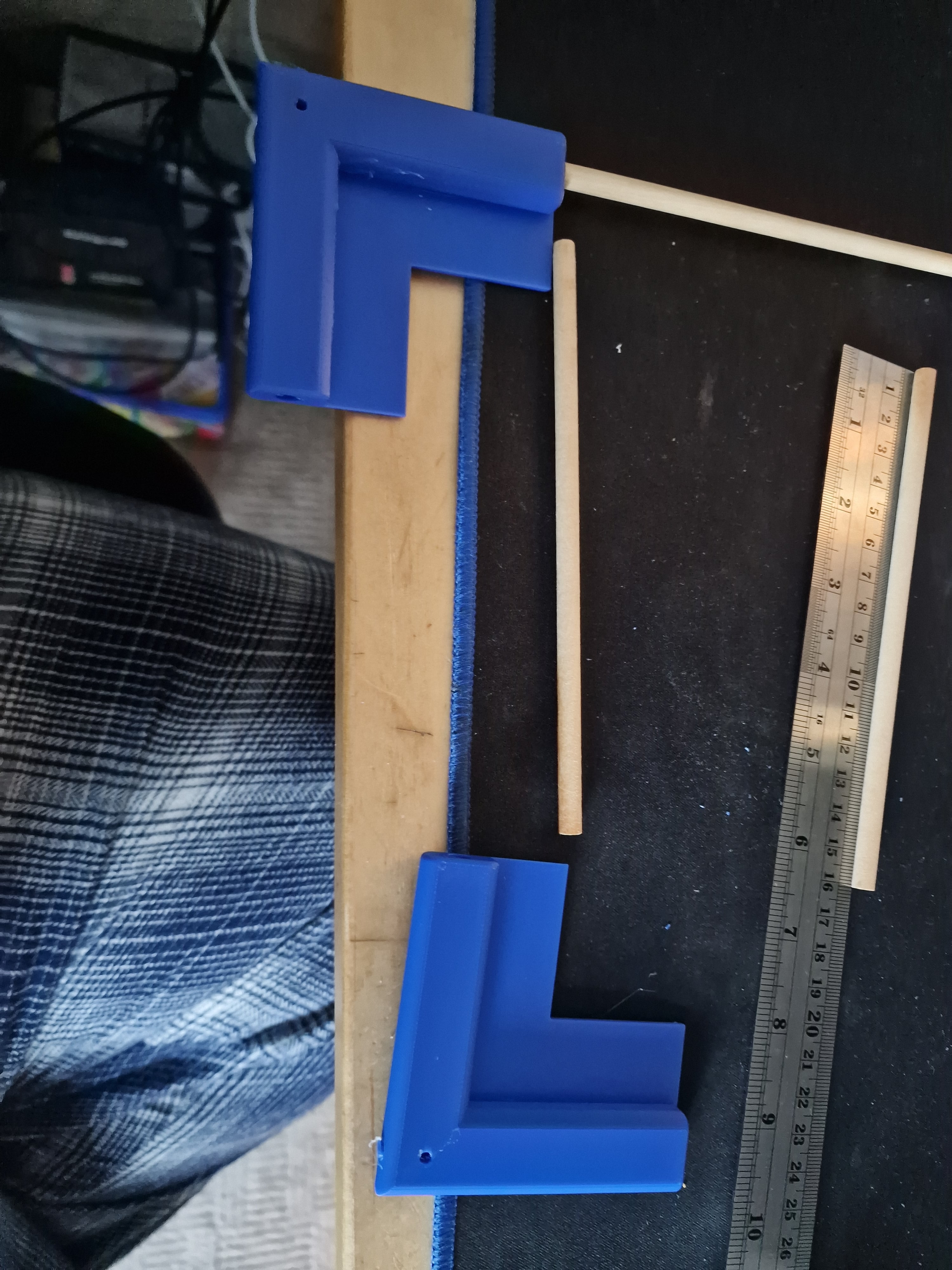Hanging display shelf 3d model