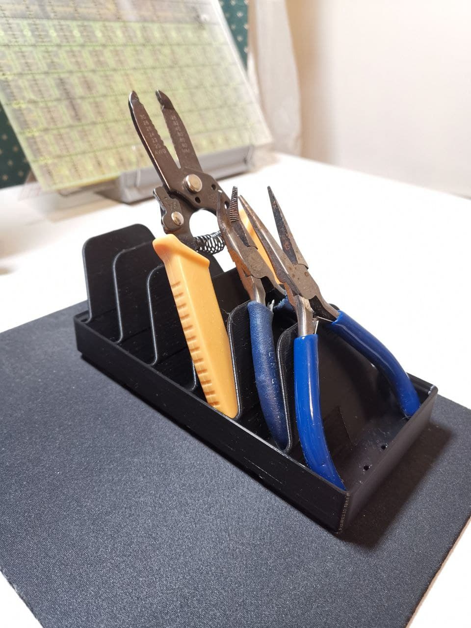 Awesome model, looks very nice and holds all the pliers!
Printed in eSun black PLA+