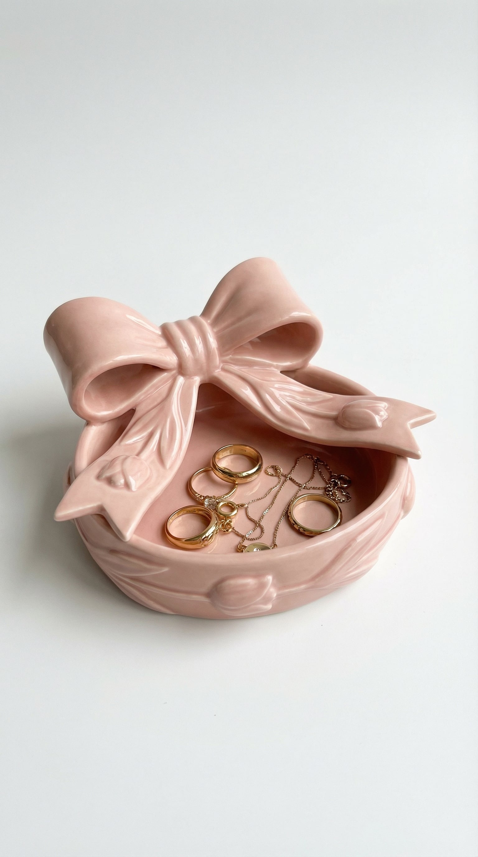 FREE Coquette Bow Jewelry Dish - Sculptural Ribbon Trinket Tray & Vanity Decor 3d model