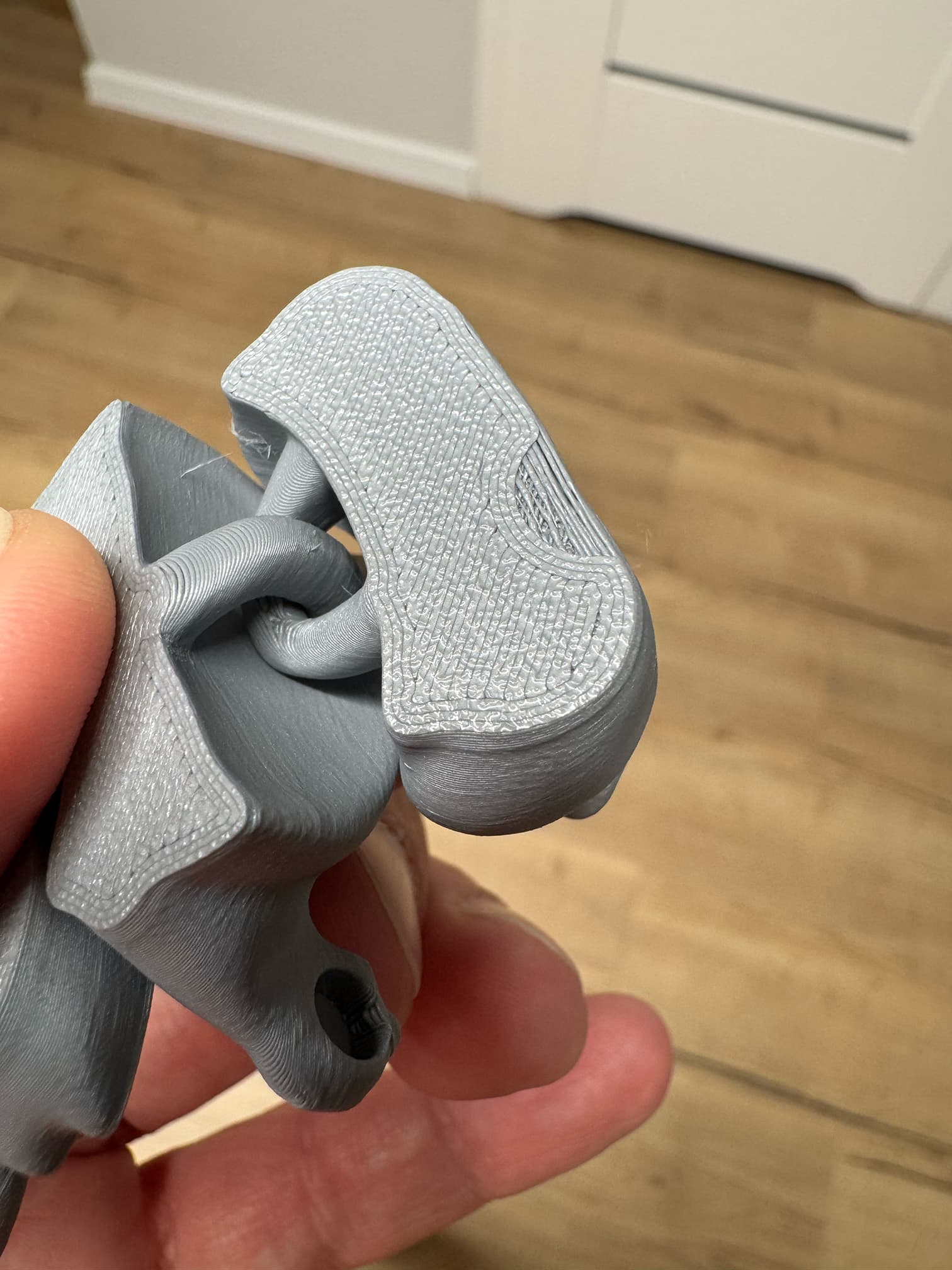 Hello. I have a problem. I don't understand why it creates a different shape in one place on the first layer.