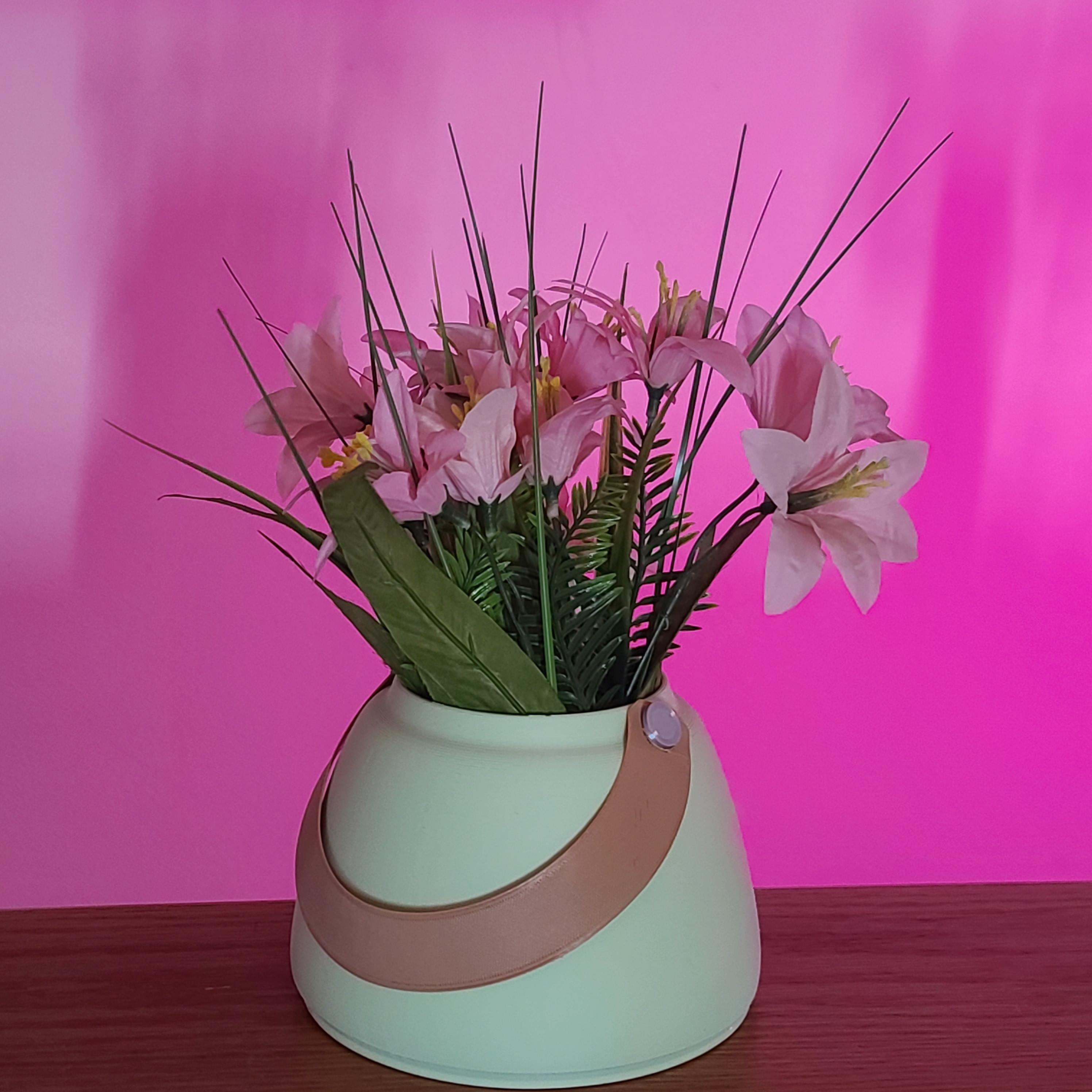 Sleek Strap Vase 3d model