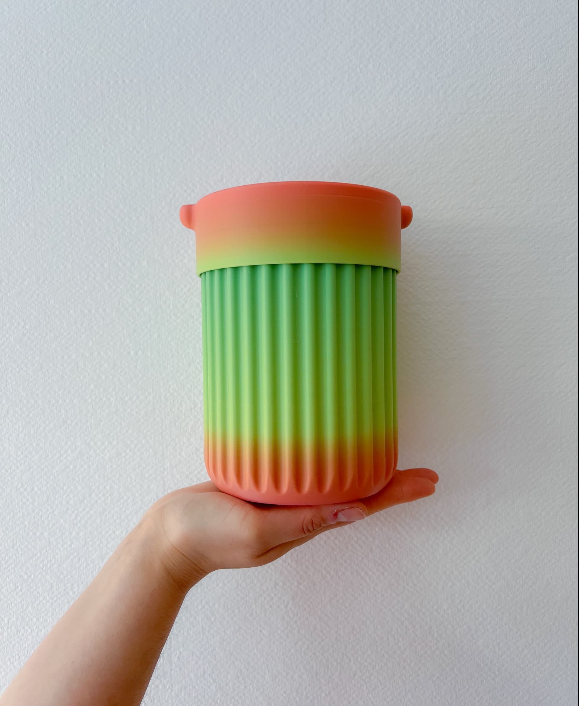 Small version of this cute trash can.
Isanmate rainbow filament.