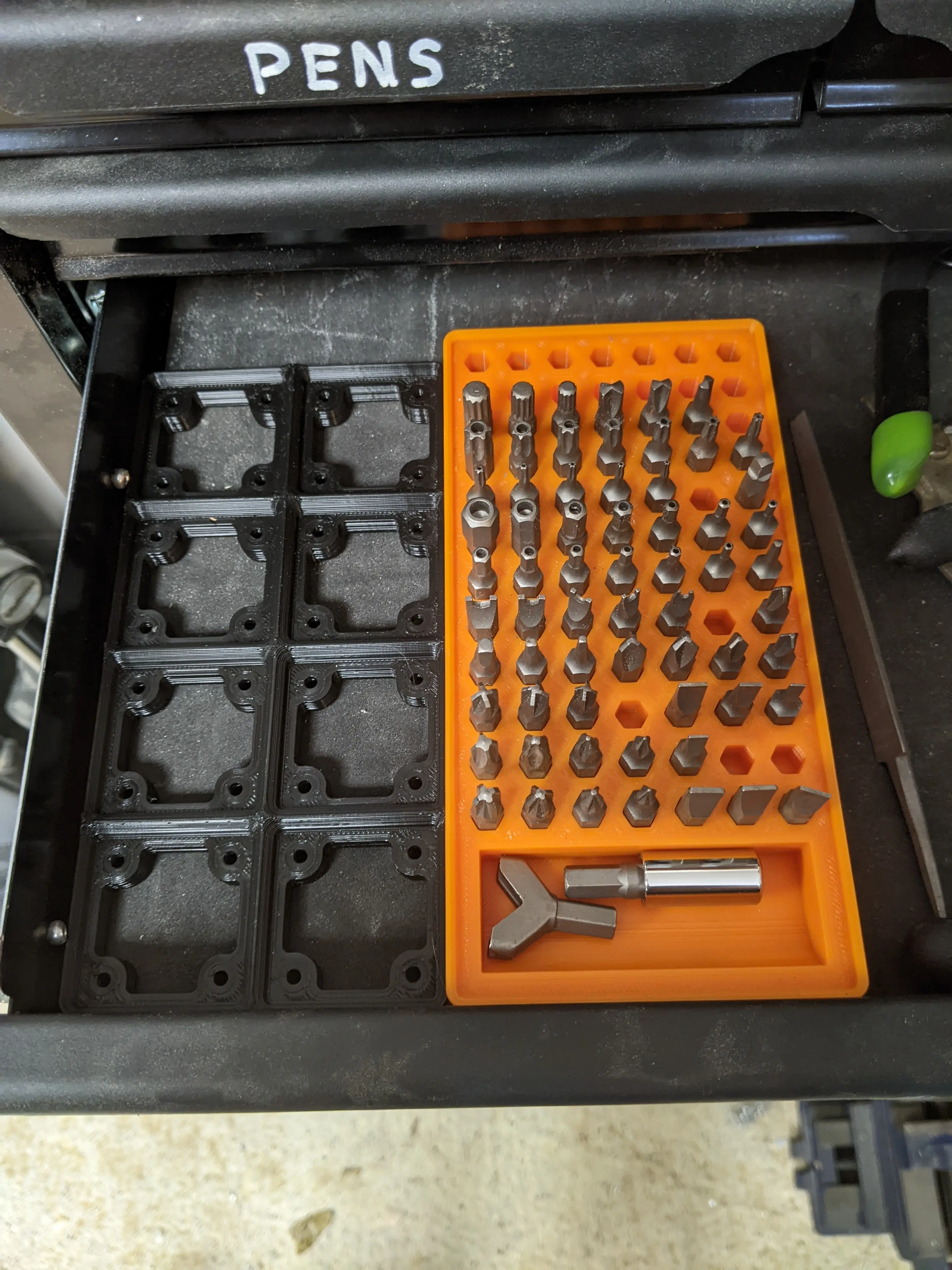 Gridfinity 4x2 Hex Bit Storage with Tray 3d model