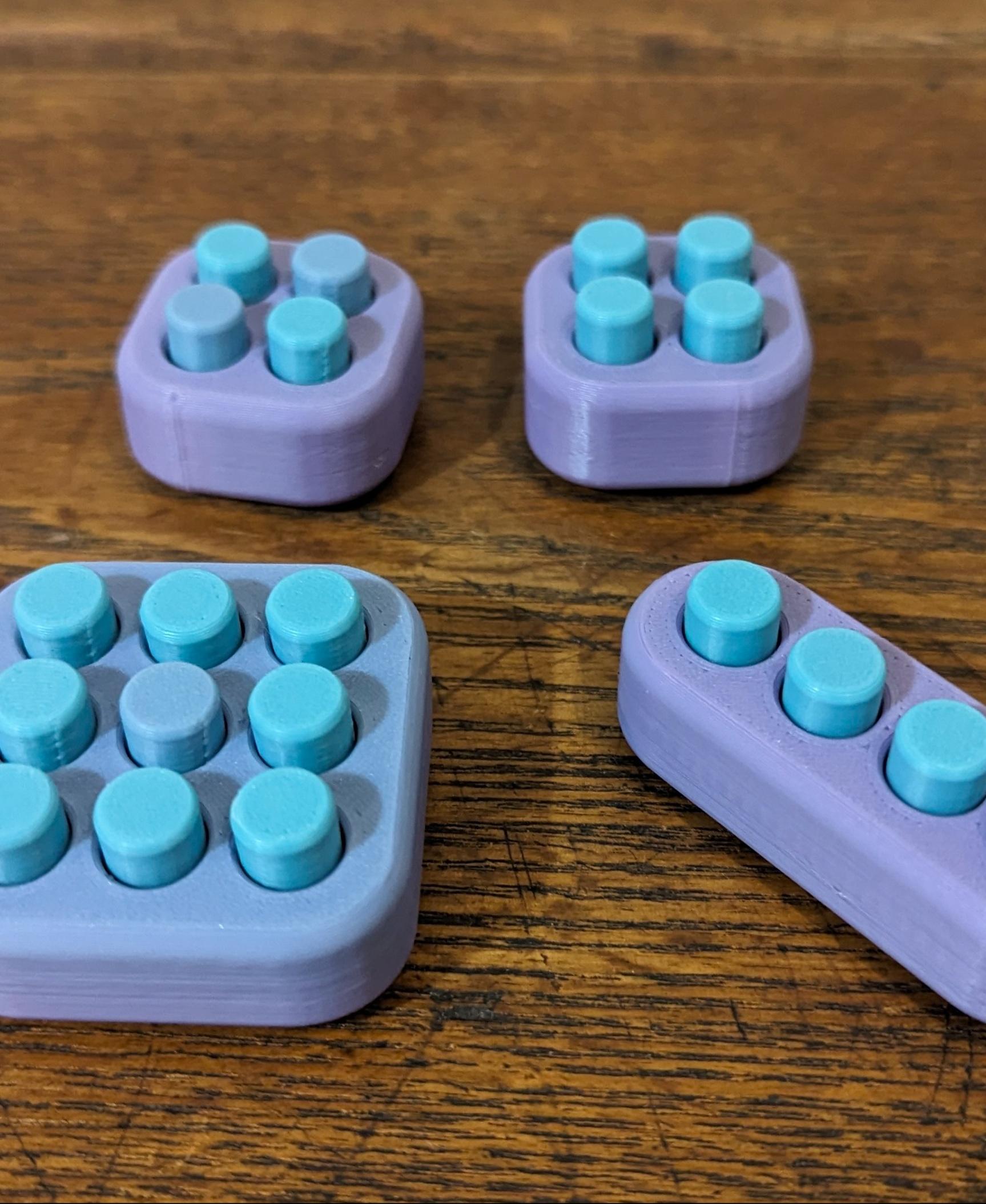 Pop Fidget (Multi-material design) - These were fun to print....once I realized I had somehow flipped one of the cases upside down.  (Can't put in the tpu gasket that way, lol)

Used @SliceWorx3D Aquarius for the cases and the buttons.

@HATCHBOX3D Digital Blue TPU 95A

https://youtube.com/shorts/oOTHZYqV7ug?si=ZDFCgWfSwW28kseB - 3d model
