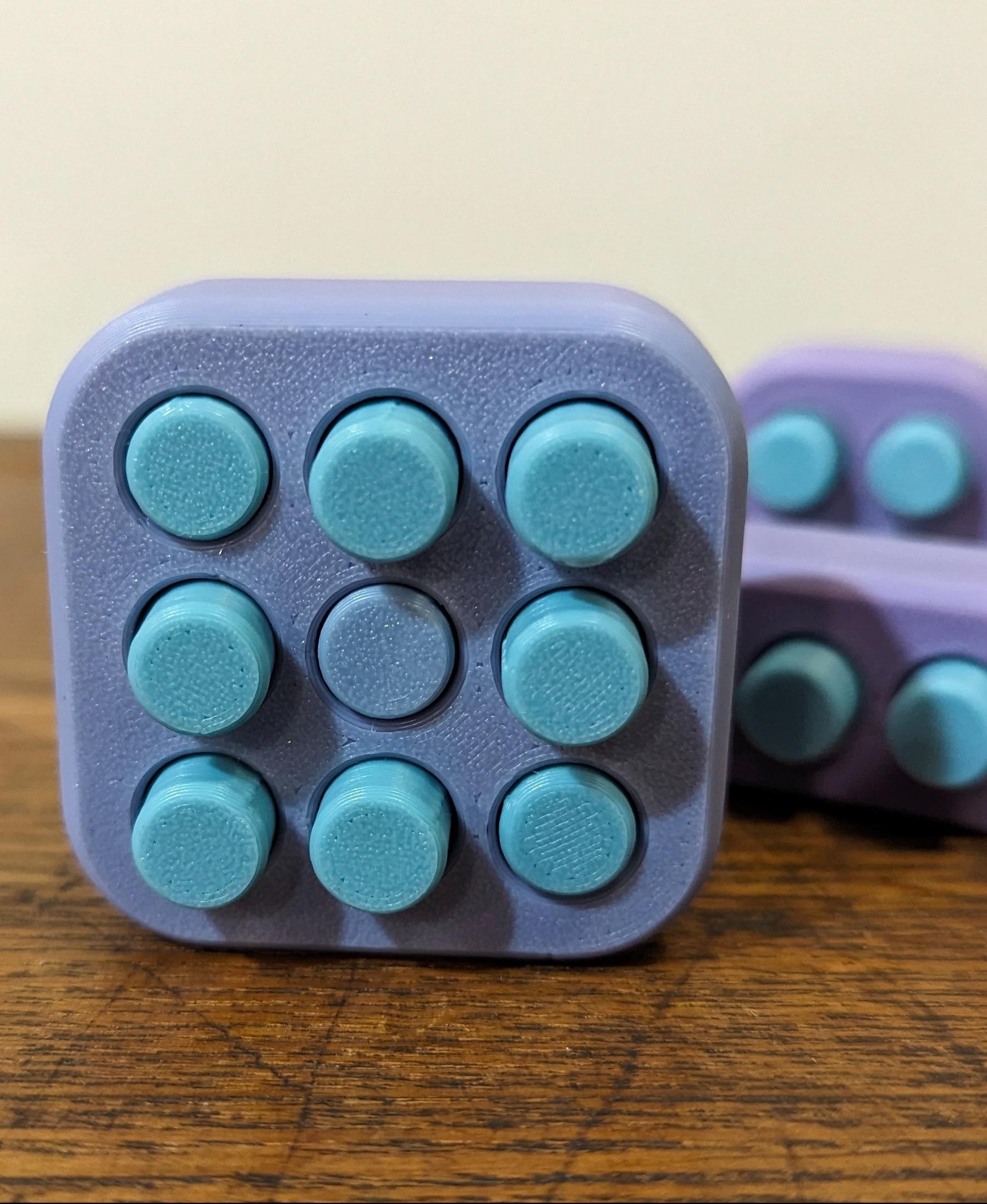Pop Fidget (Multi-material design) - These were fun to print....once I realized I had somehow flipped one of the cases upside down.  (Can't put in the tpu gasket that way, lol)

Used @SliceWorx3D Aquarius for the cases and the buttons.

@HATCHBOX3D Digital Blue TPU 95A

https://youtube.com/shorts/oOTHZYqV7ug?si=ZDFCgWfSwW28kseB - 3d model