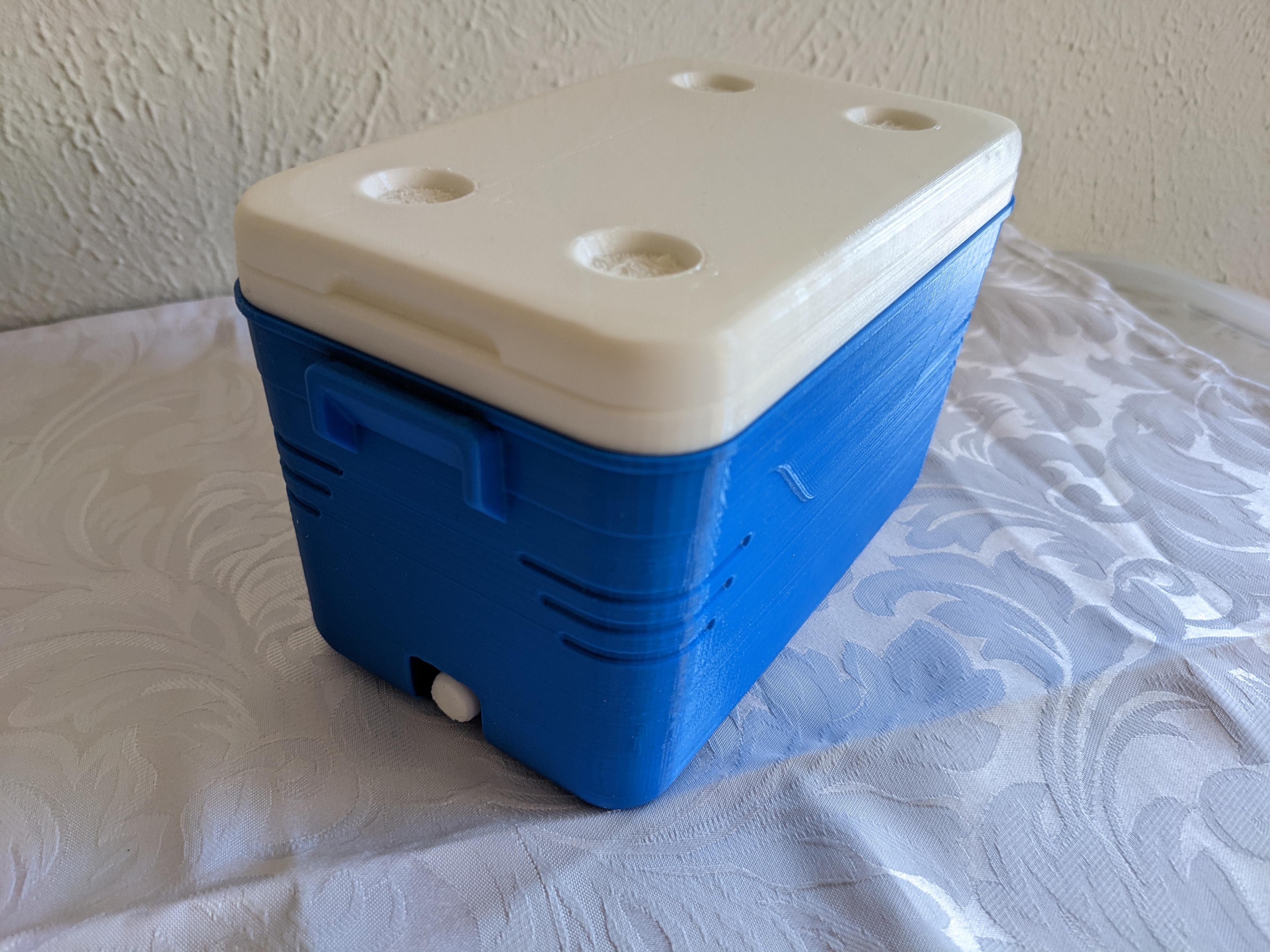 3D Print: One Can Cooler - Lid fits very snugly, takes a little work to loosen it up. - 3d model