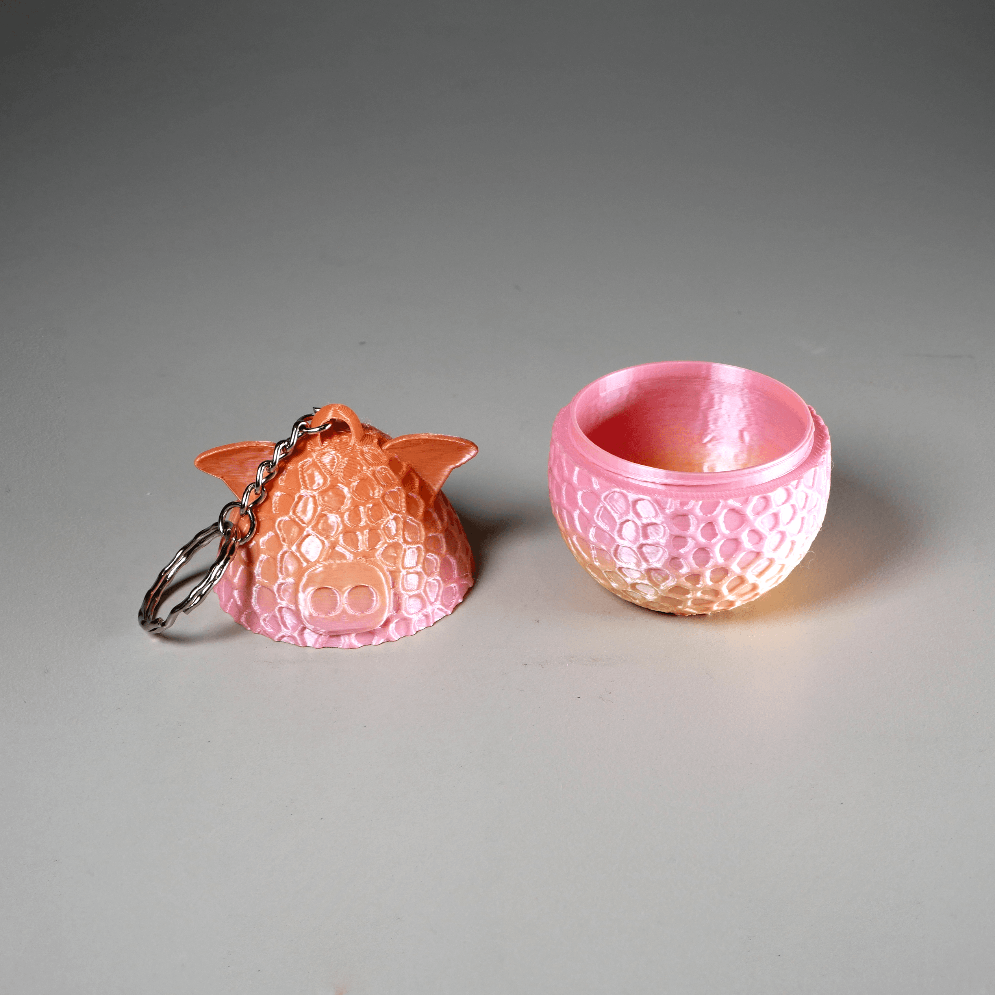 Egg Piggy Gift Pot Keychain  3d model
