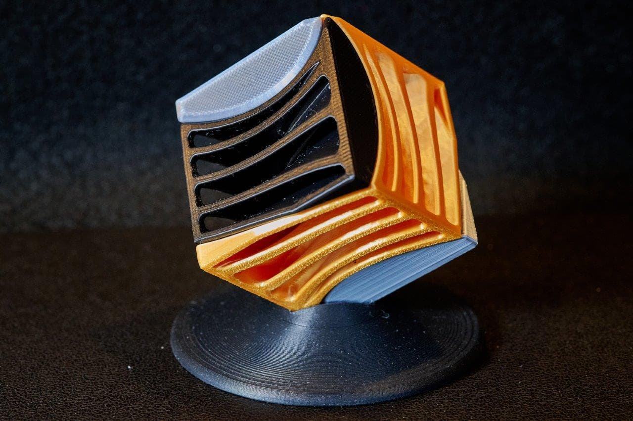 Gills cube on cube stand