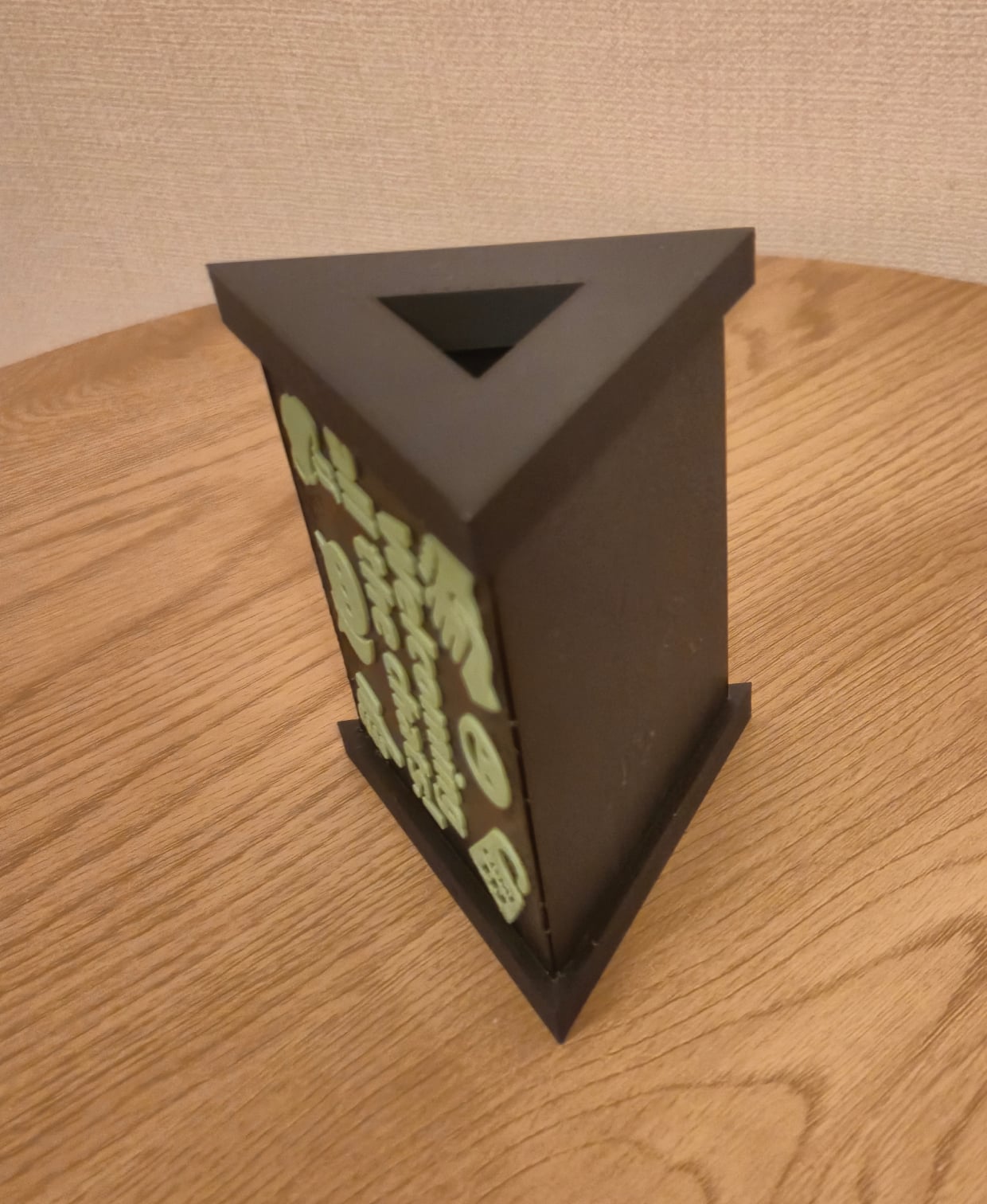 Reversible Do Not Disturb Desk Sign – 3-Sided Work Status Indicator 3d model