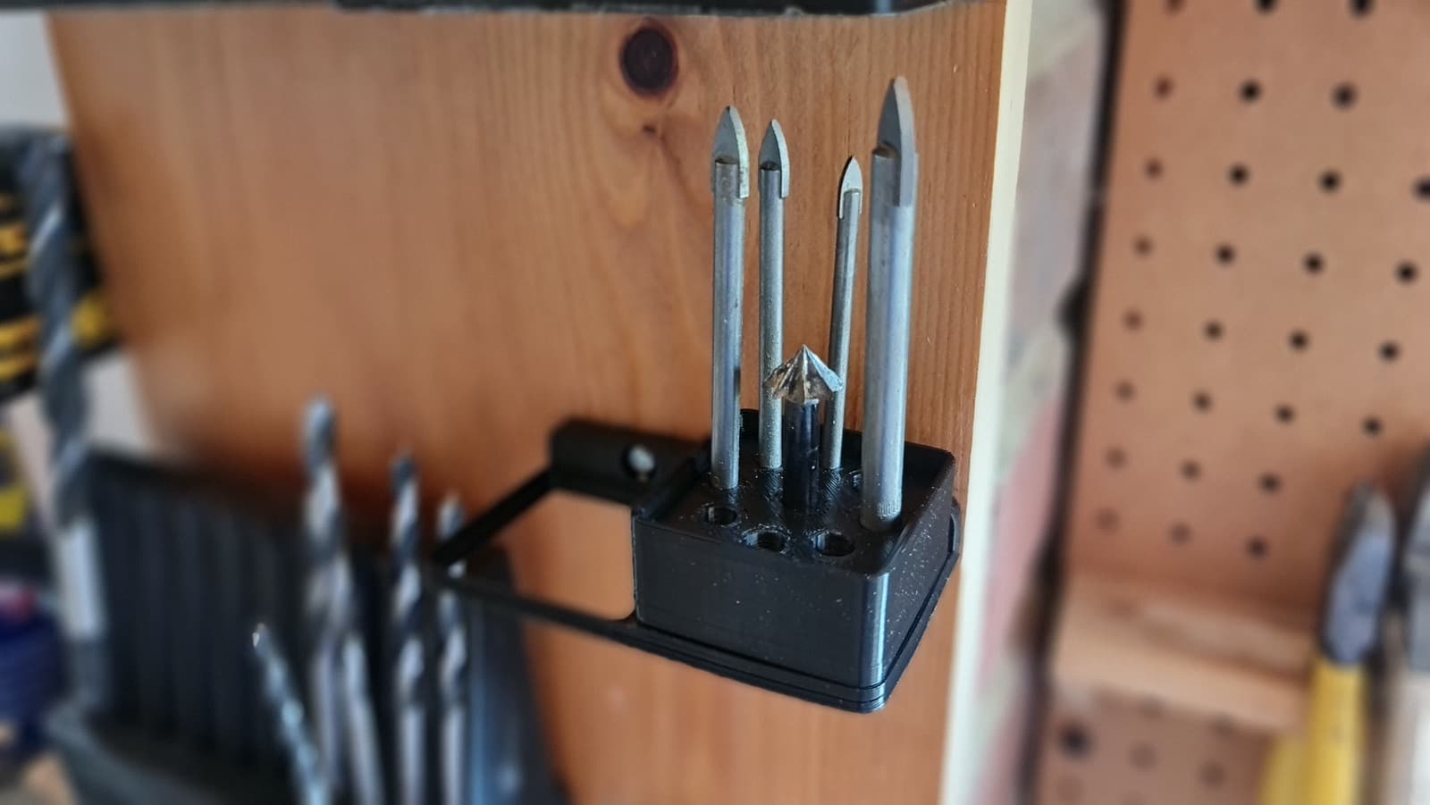 Gridfinity 1x1 Ceramic Bit Holder.stl - 1x1 gridfinity holder for misc. drill bits - 3d model