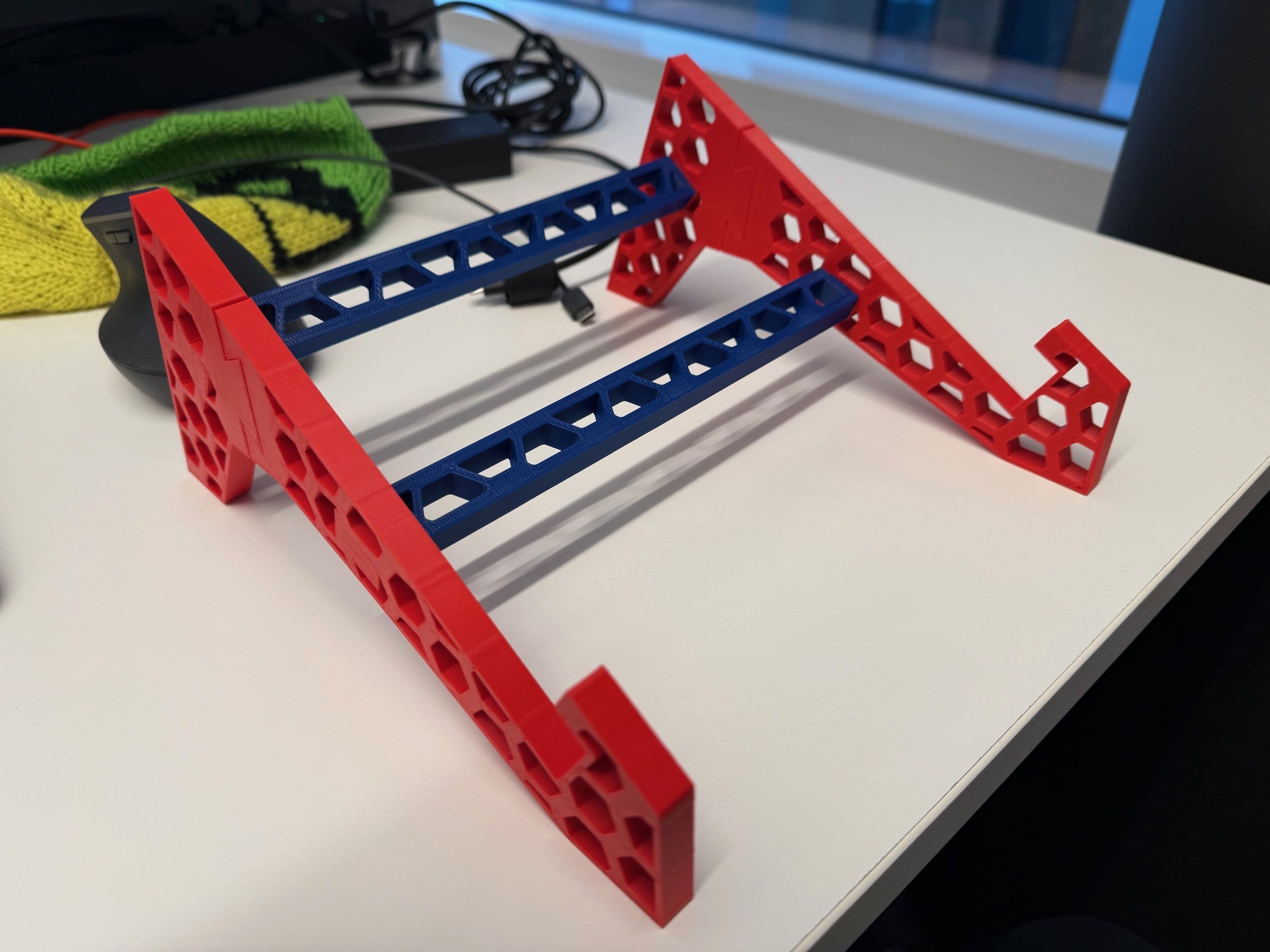 Printed with a 0,6 nozzle.
Could fit 2 parts of each end per print and the two crossbars in 2 separate plates diagonally.
Works wonderfully. The fit for the dovetails is snug.
Have not tried a full disassemble after "final assembly".