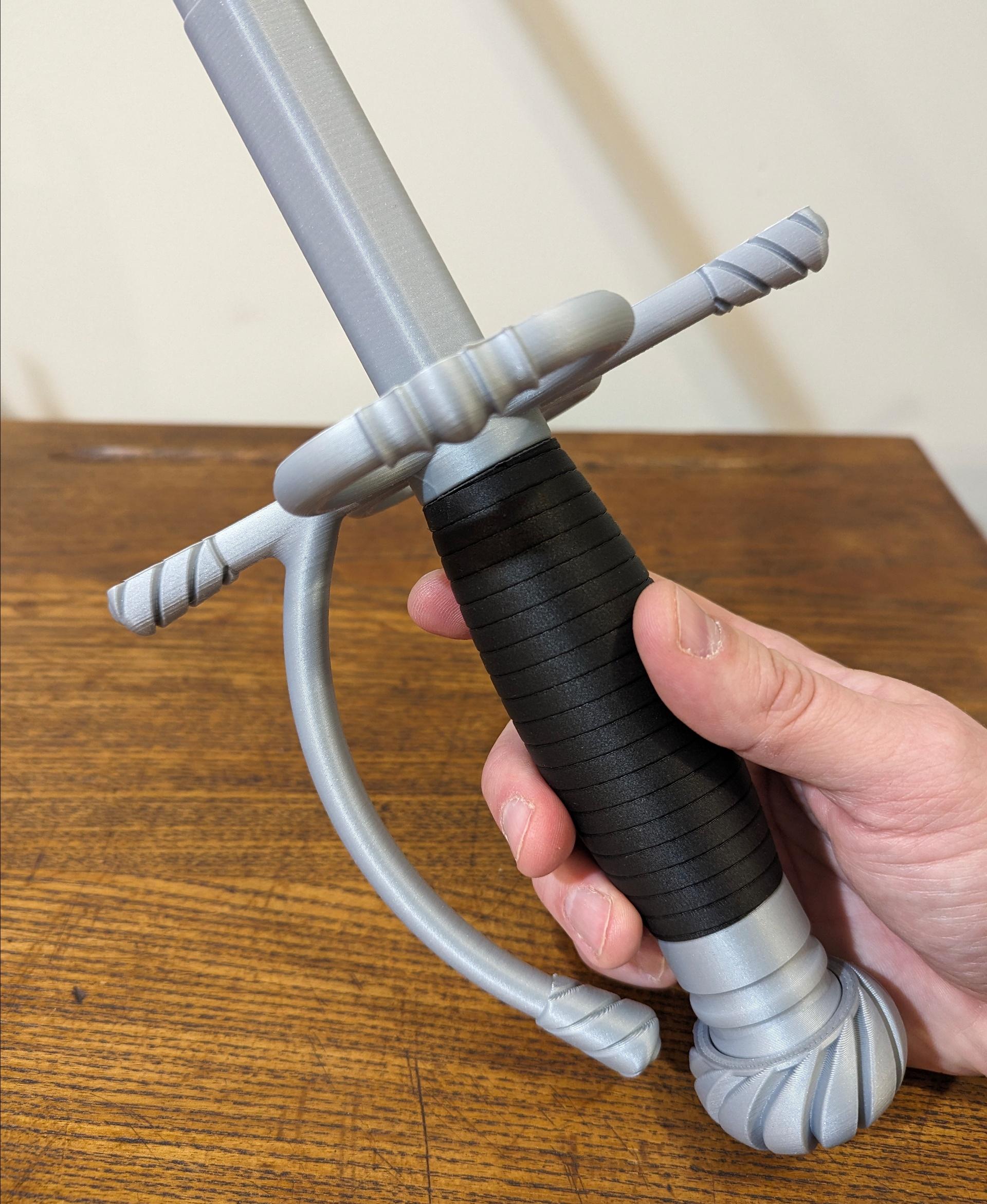 Dread Pirate Roberts Collapsing Sword - Printed in:
- Polymaker PolyLite PLA Pro Metallic Silver
- Proto_pasta Matte Fiber Black - 3d model