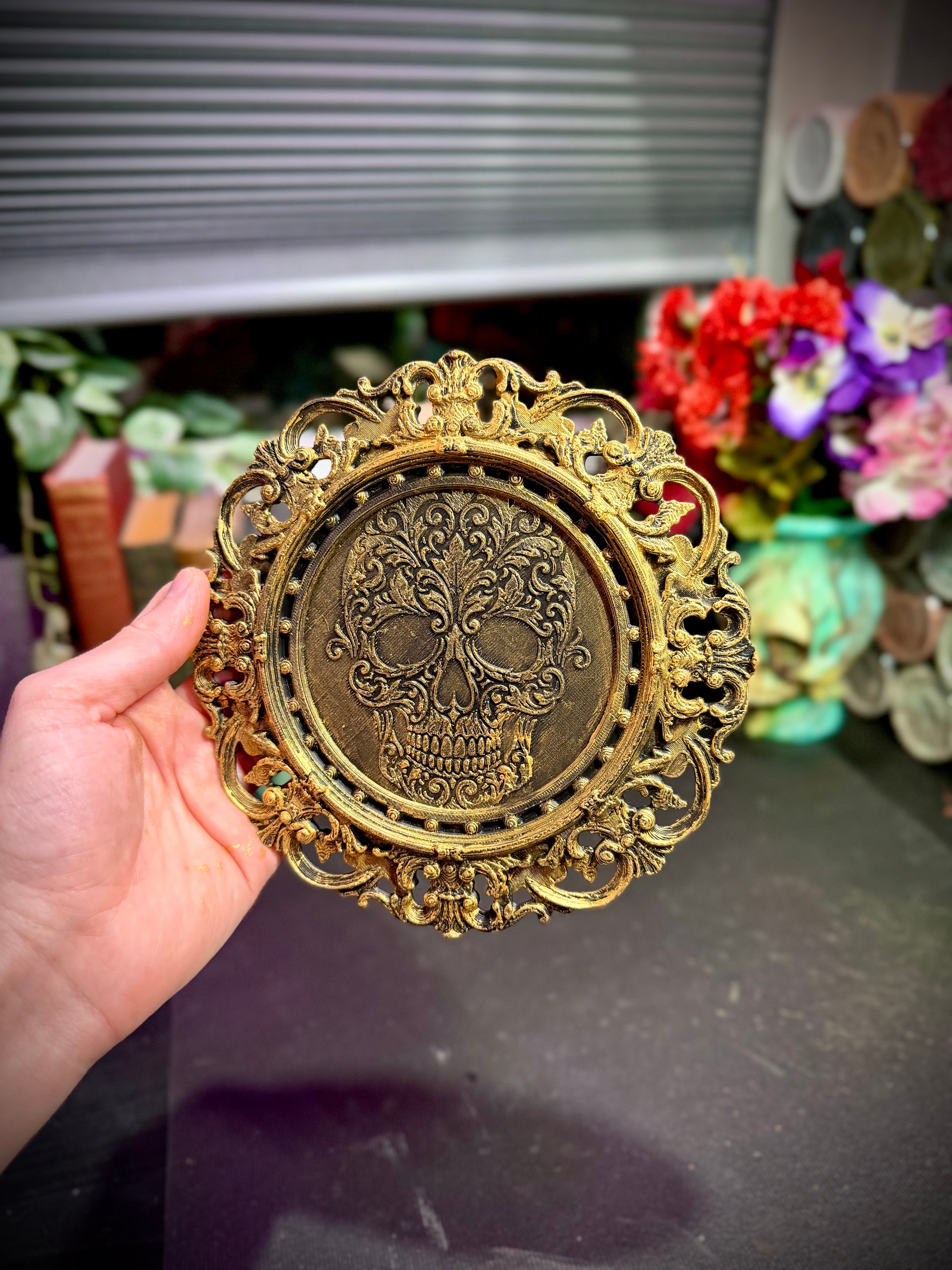 Gothic wall frame and spine hugger display 3d model