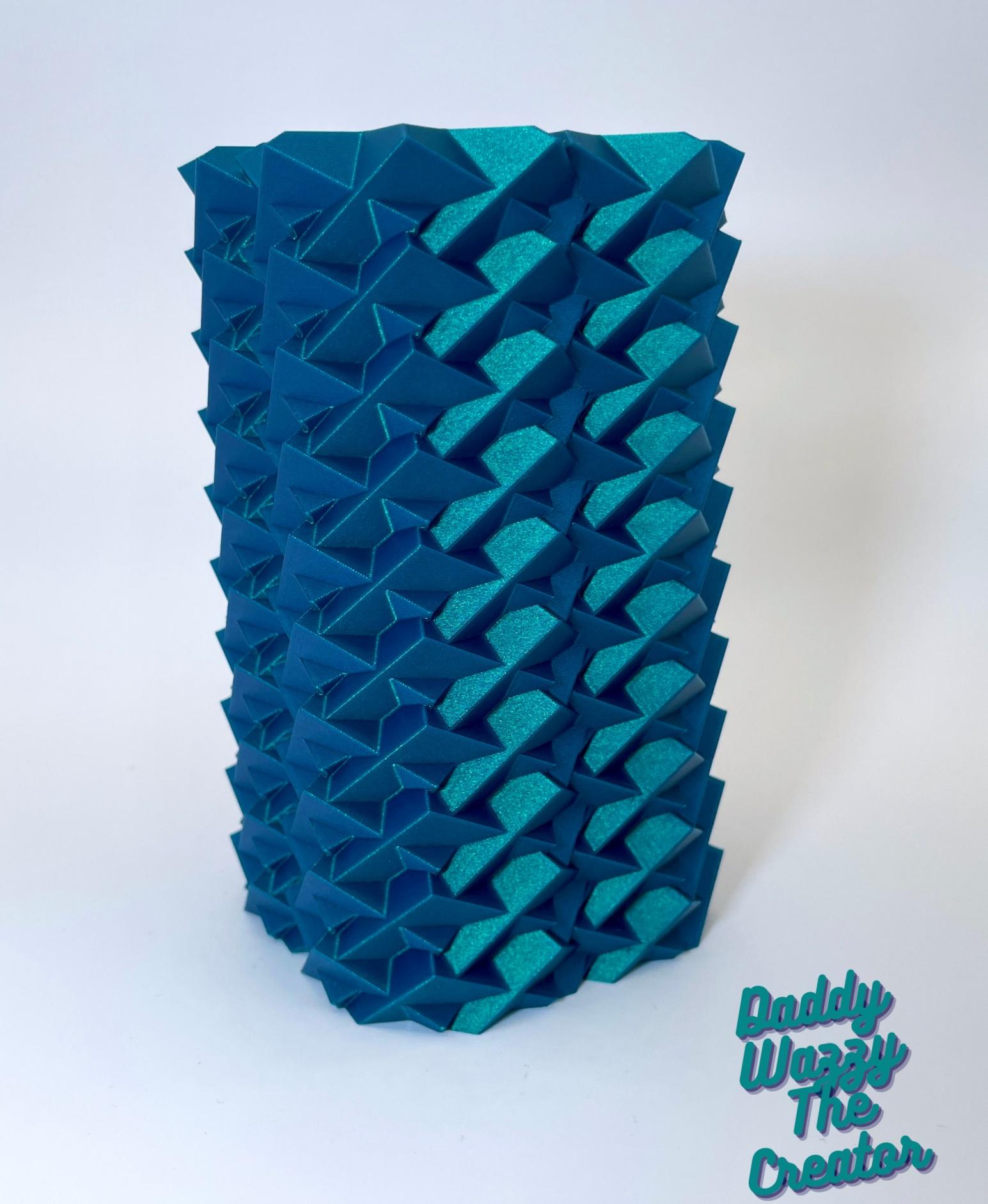 Cube Orgy Vase v3 - Polymaker Starlight Neptune - 3d model