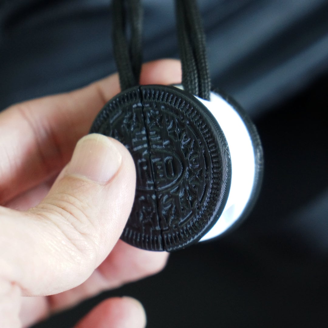 Zipper Pull - Oreo 3d model
