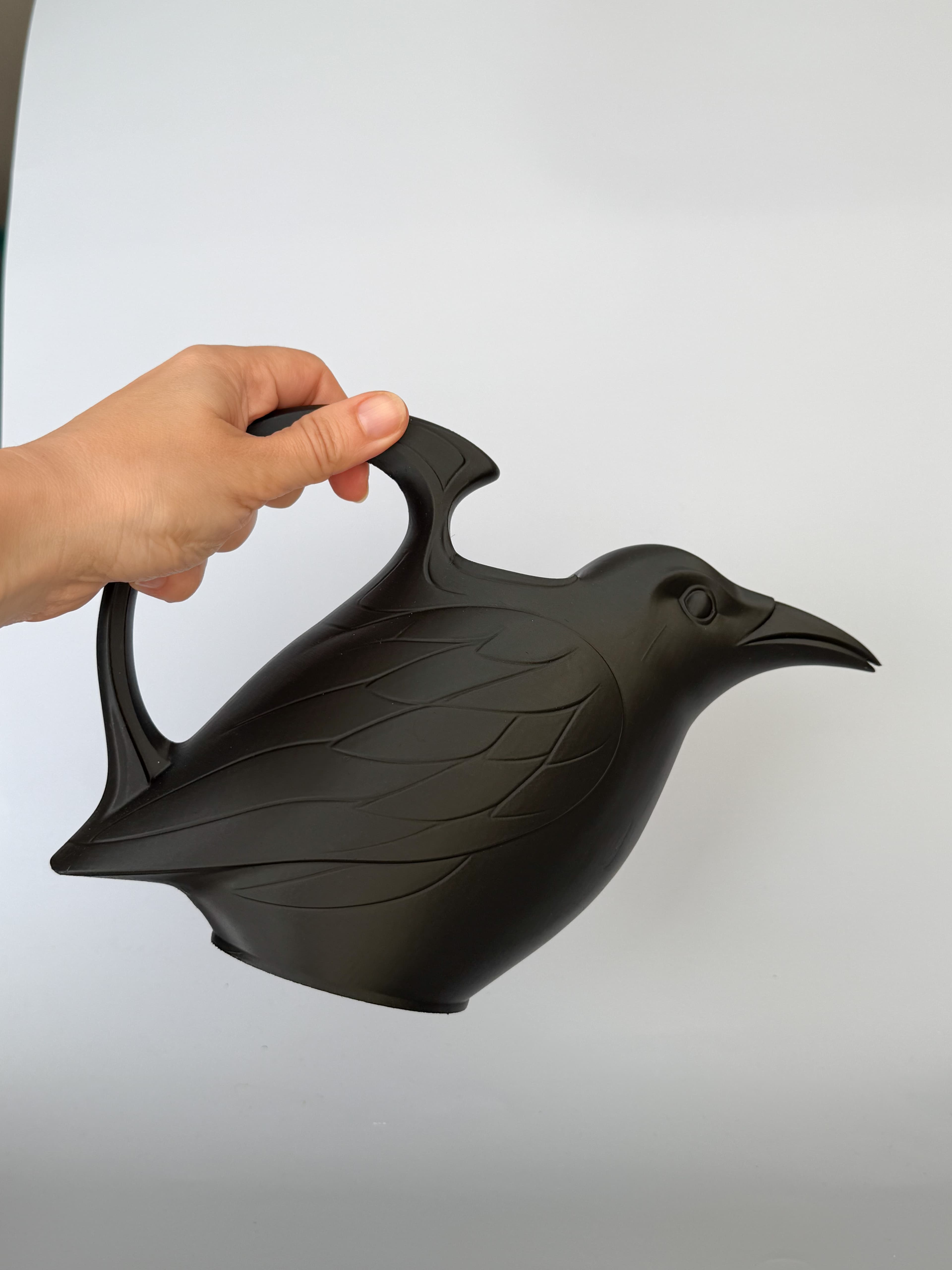 Raven Watering Can – Gothic Bird-Shaped Watering Can for Plants, Garden Decor 3d model