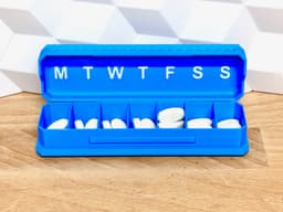Weekly Pill Organizer (print-in-place box with snap-to-fit lid) 3d model