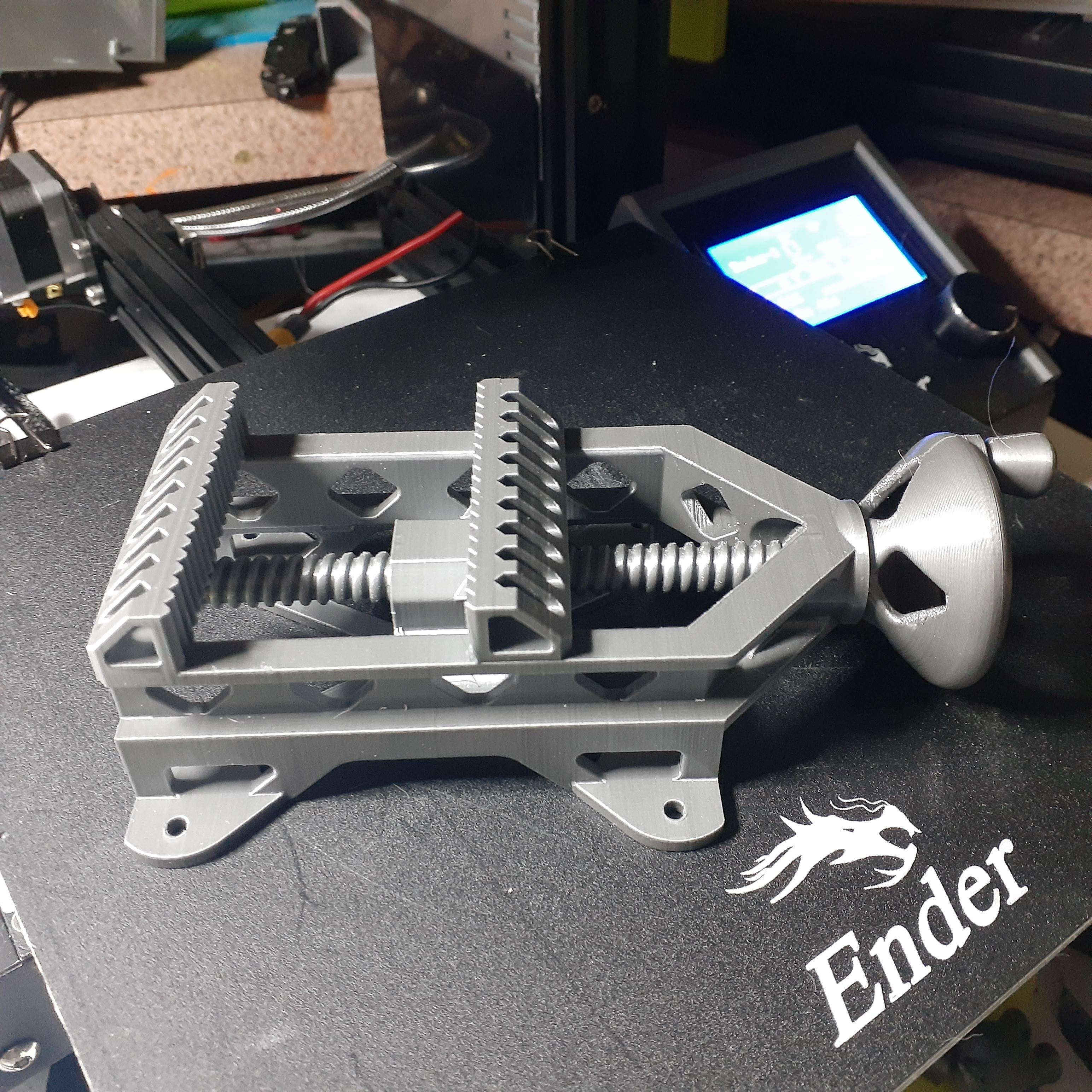 Mini Print-in-Place Vise - Printed awesome... 0.2 layer height with 0.44 line width on a completely stock Ender 3. GST3D PLA+ - 3d model