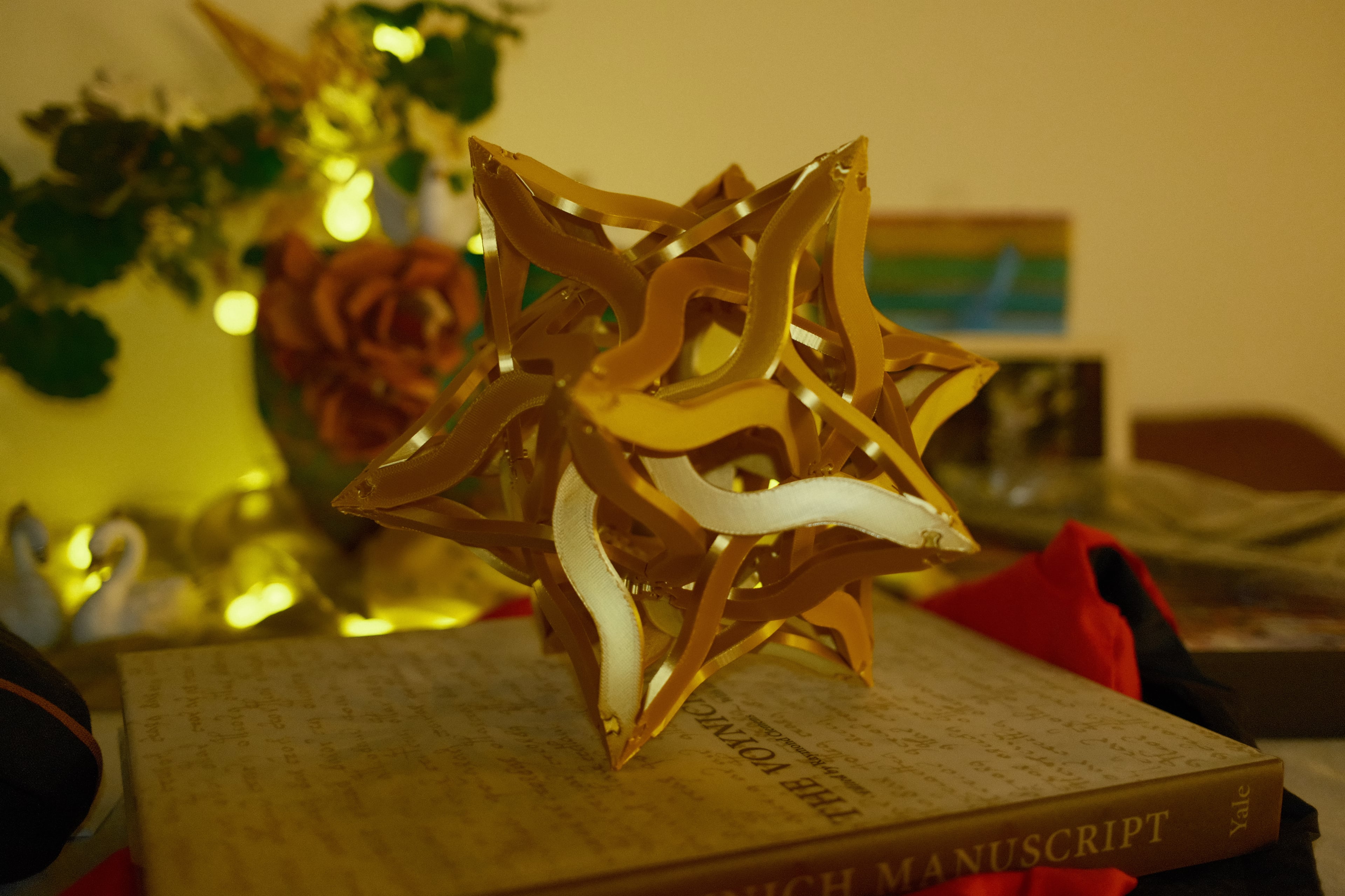 Made for a beautiful mathematical xmas thing in gold silk PLA, and gained real insight into the shape building it. Highly recommended. Thanks for this great model!
Important note: use your slicer's Auto Orient feature! The STLs actually import upside down from from optimal, resulting for a very frustrating assembly for me and breaking several pieces, only to realise this fact when reprinting the broken pieces after which they snapped together like lego (and without a brim, which was previously necessary)