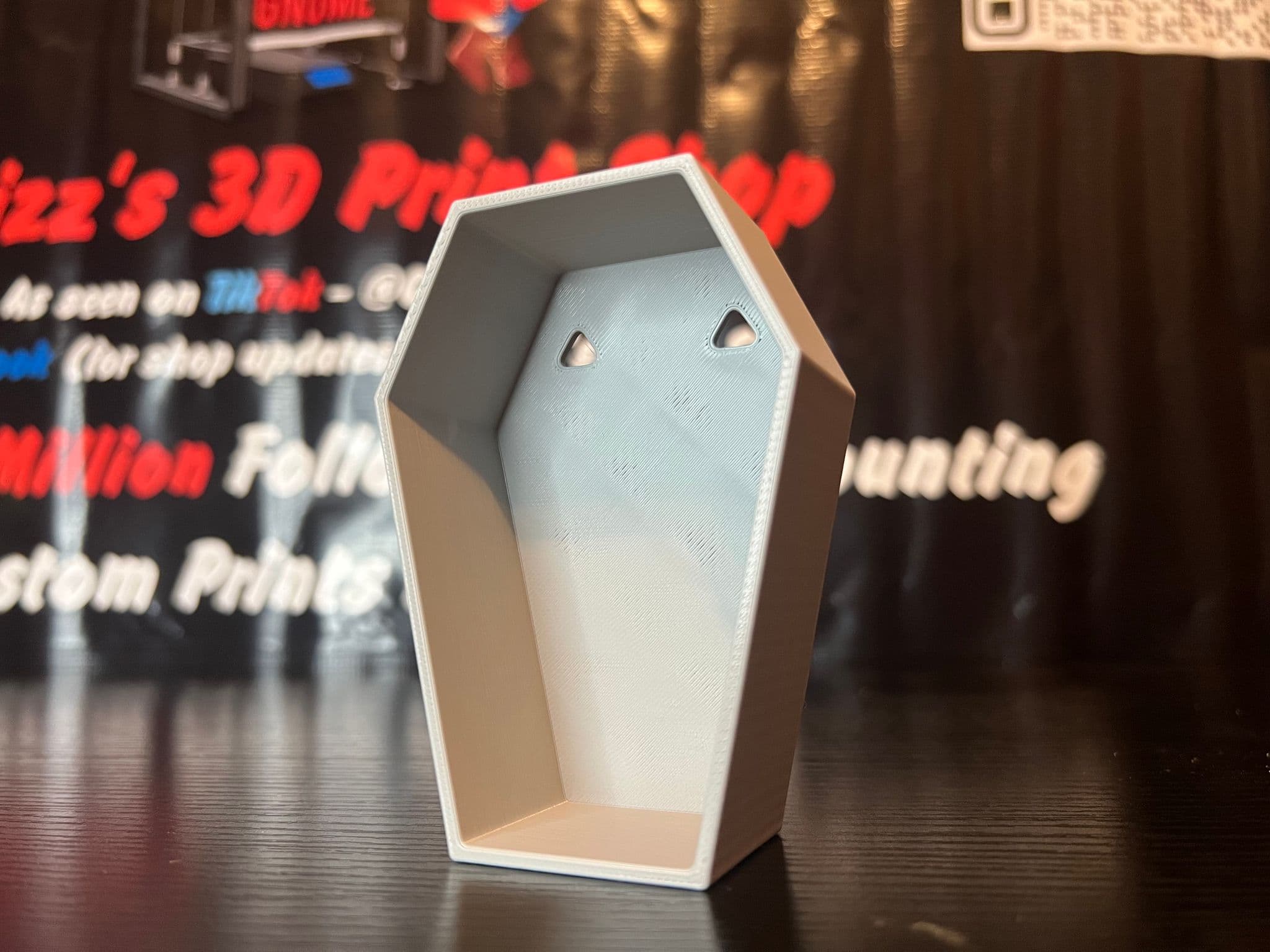 Wall mount coffin shelf - Print in Place 3d model