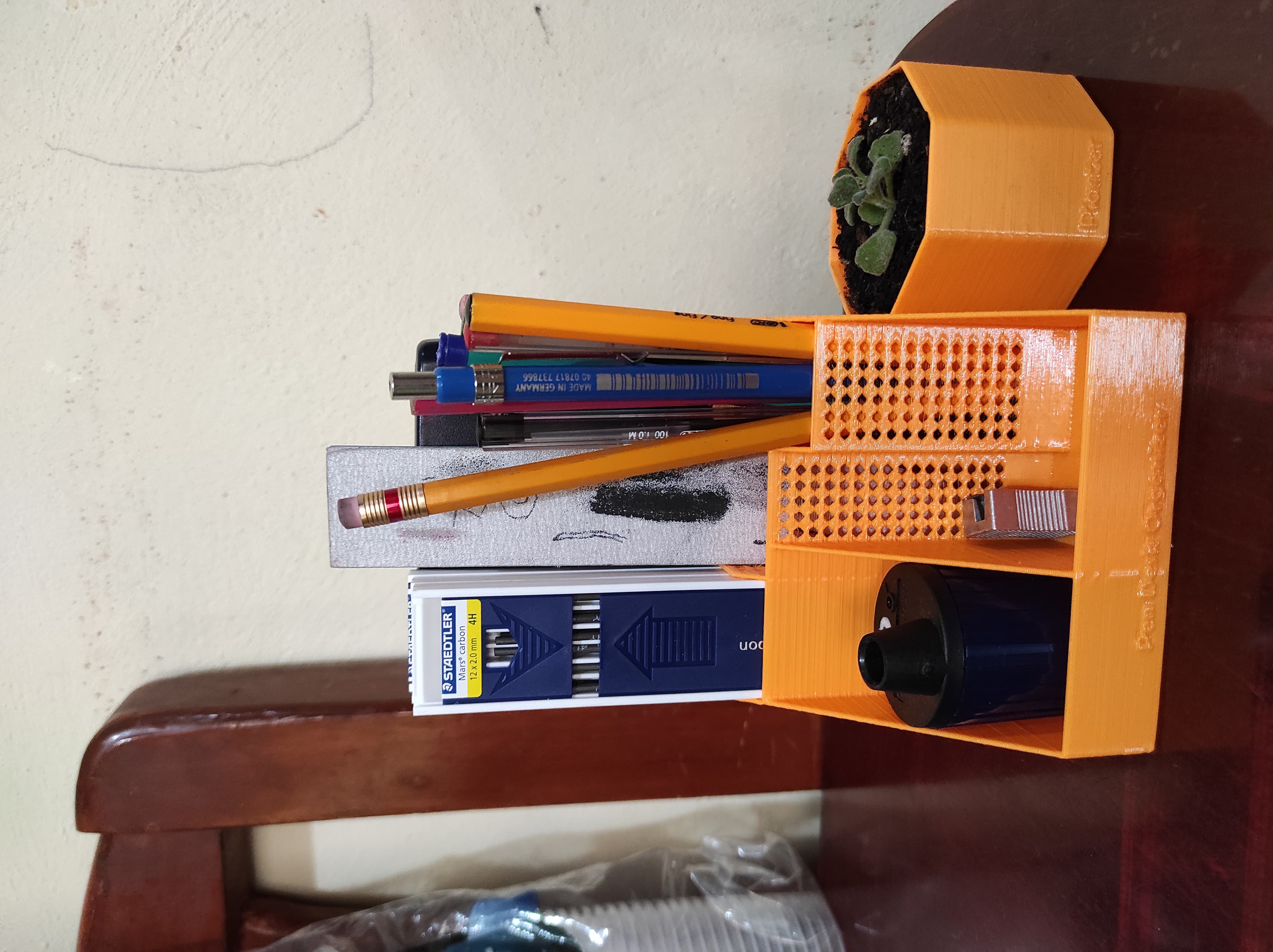 Pen_Desk_Organizer_Pot_Terom v9.stl - Se recomienda separar el modelo STL, para una mejor impresión. Se mira genial. - 3d model