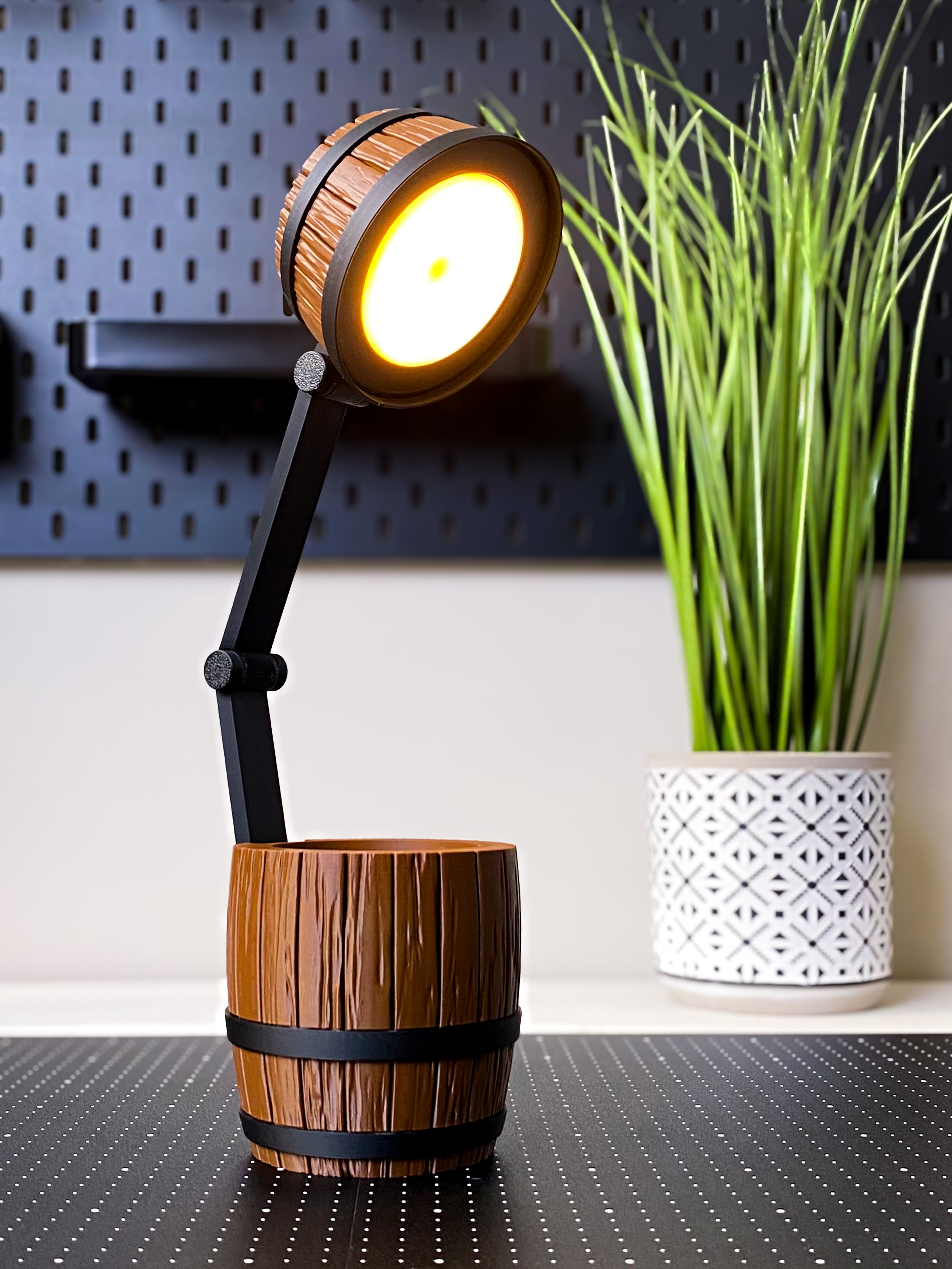 Wood Barrel Desk Lamp 3d model
