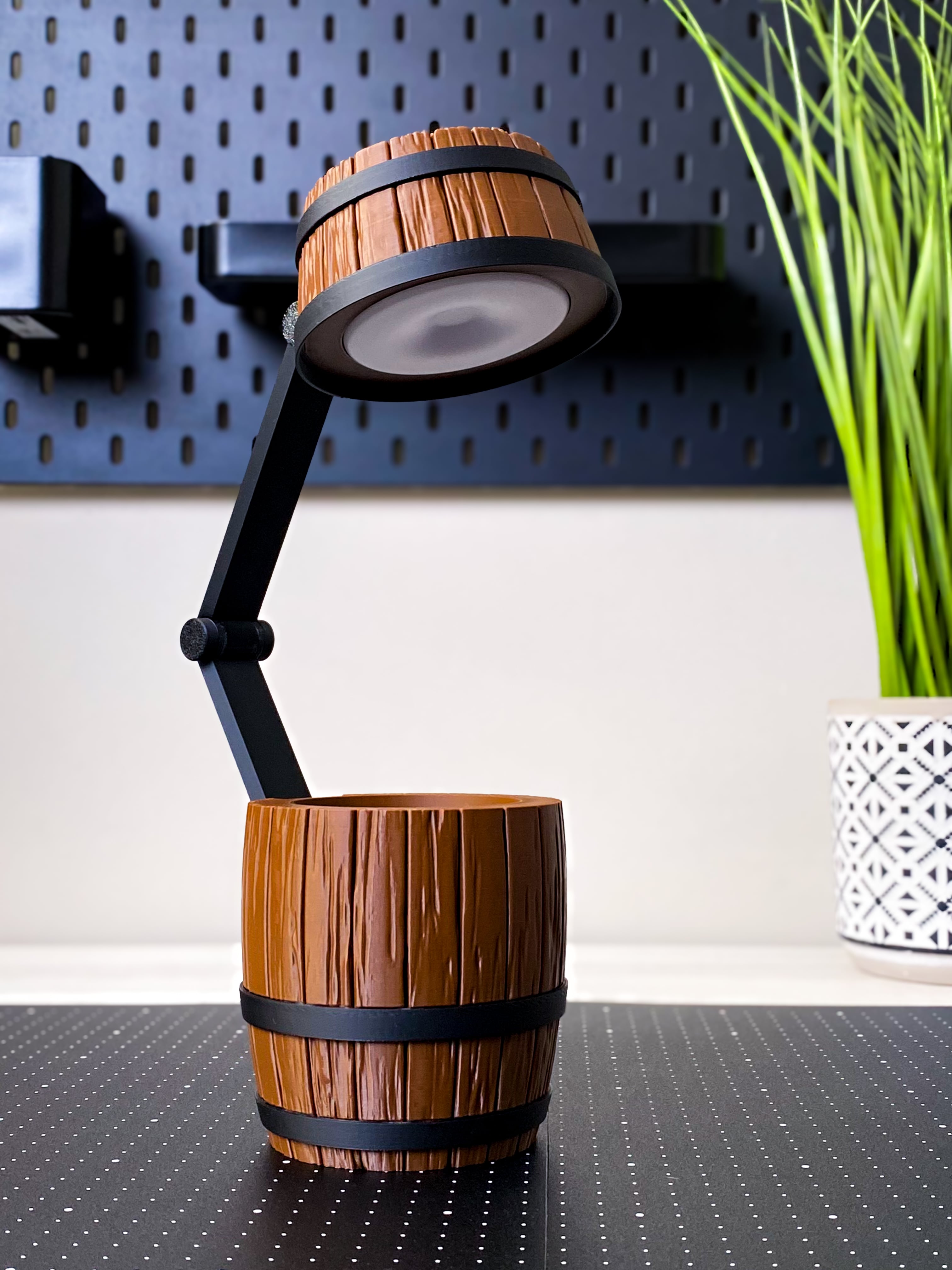 Wood Barrel Desk Lamp 3d model