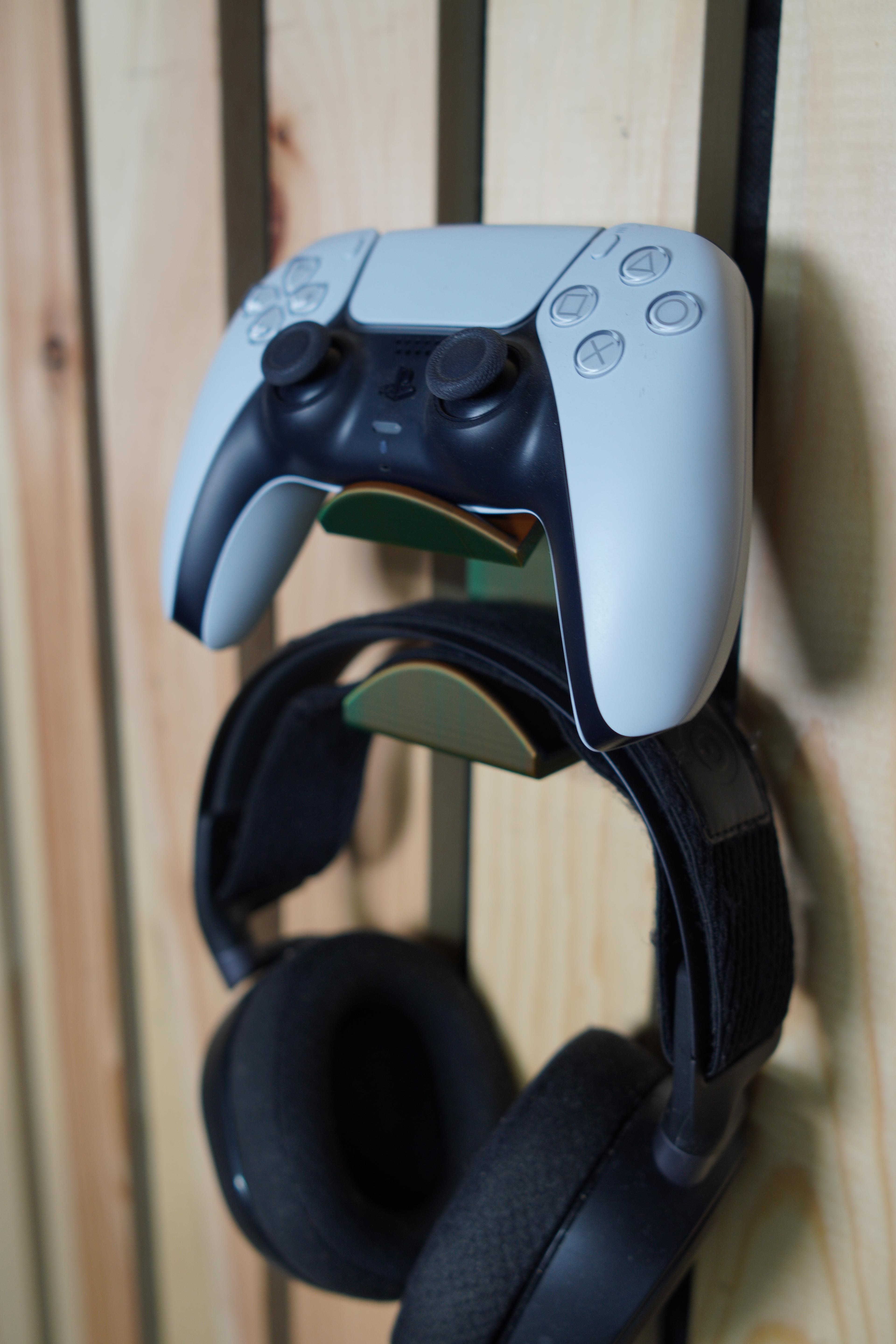 Controller and Headset Wall Mount v2 3d model