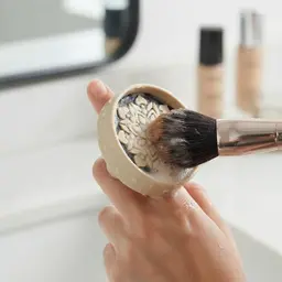 Makeup Brush Cleaner and Makeup Sponge Holder, Makeup Brush Cleaner Ring, Detachable Brush Cleaning 3d model