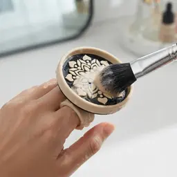 Makeup Brush Cleaner and Makeup Sponge Holder, Makeup Brush Cleaner Ring, Detachable Brush Cleaning 3d model