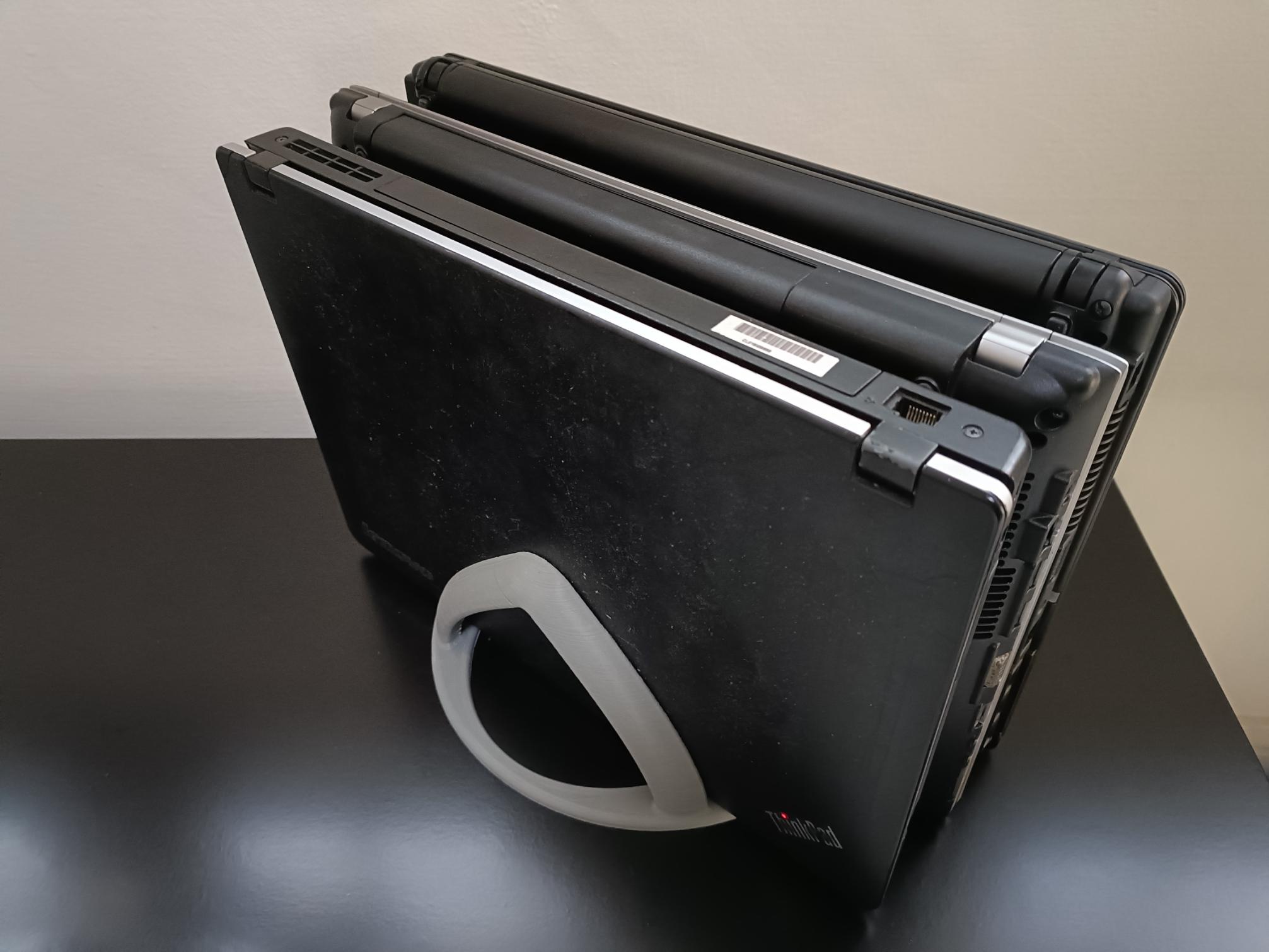 Vertical laptop stand (3 laptops) 3d model