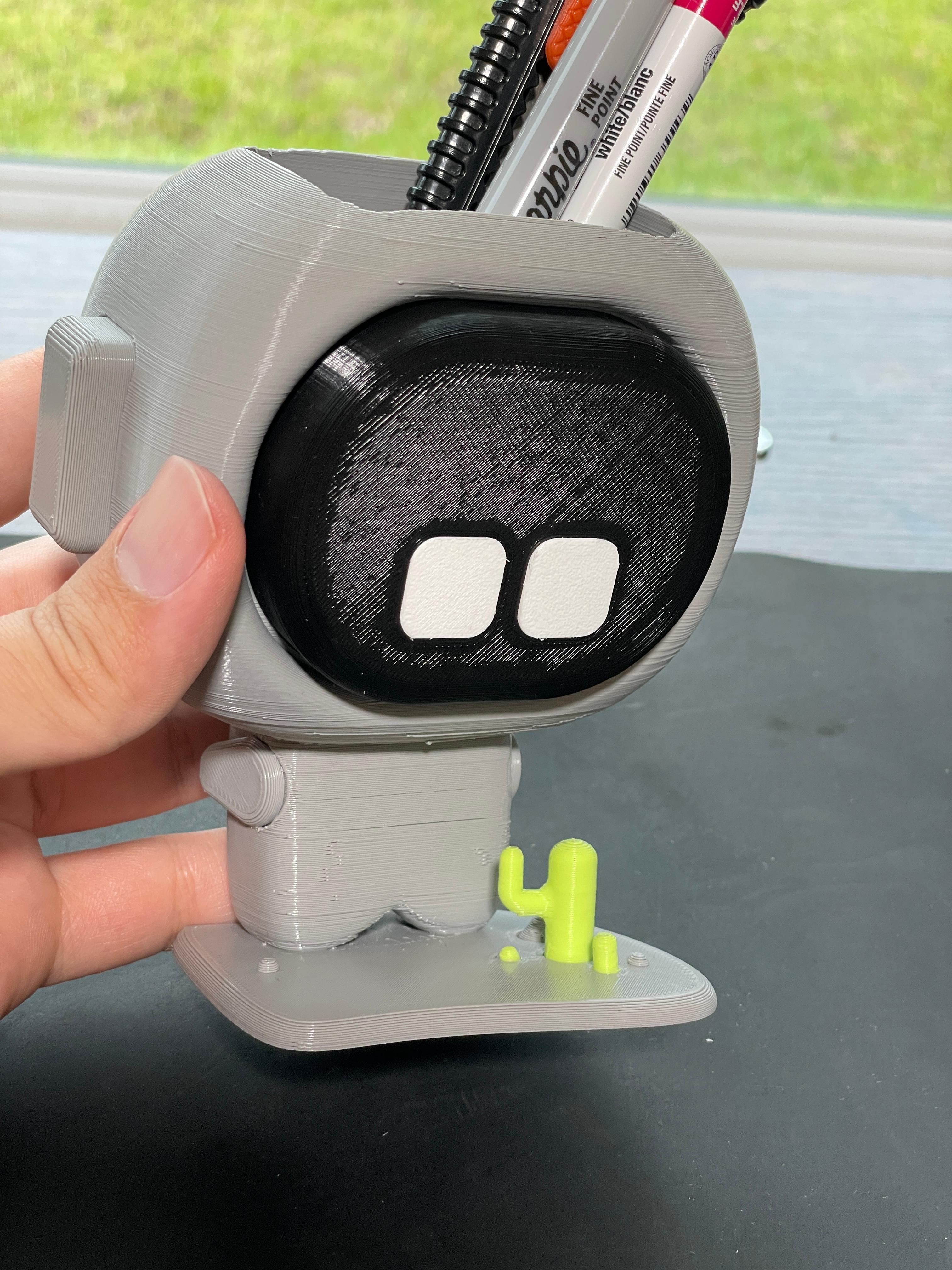 CUTE ROBOT PEN HOLDER 3d model